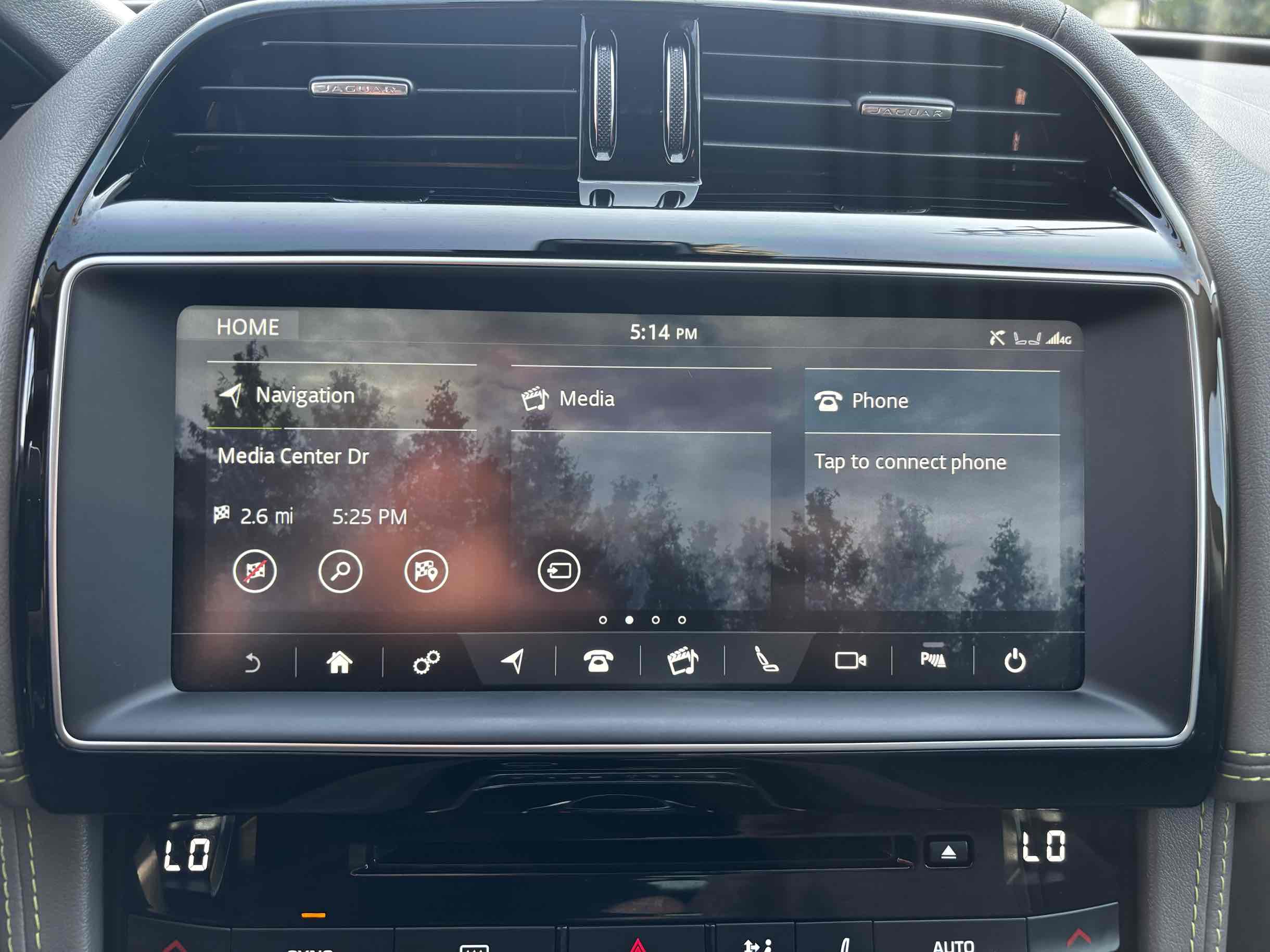 2018 Jaguar F-PACE R-Dynamic SE photo 10