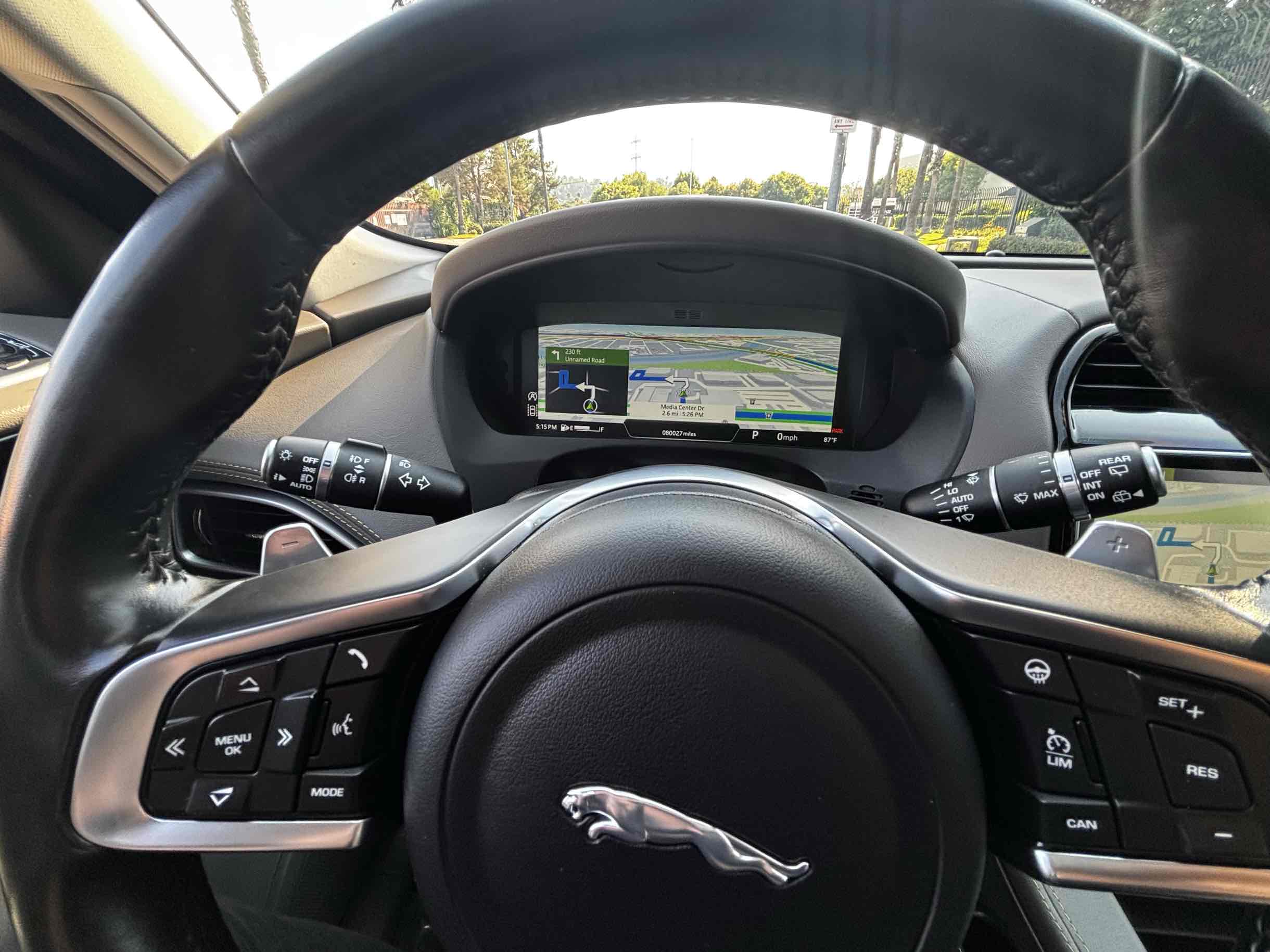 2018 Jaguar F-PACE R-Dynamic SE photo 12