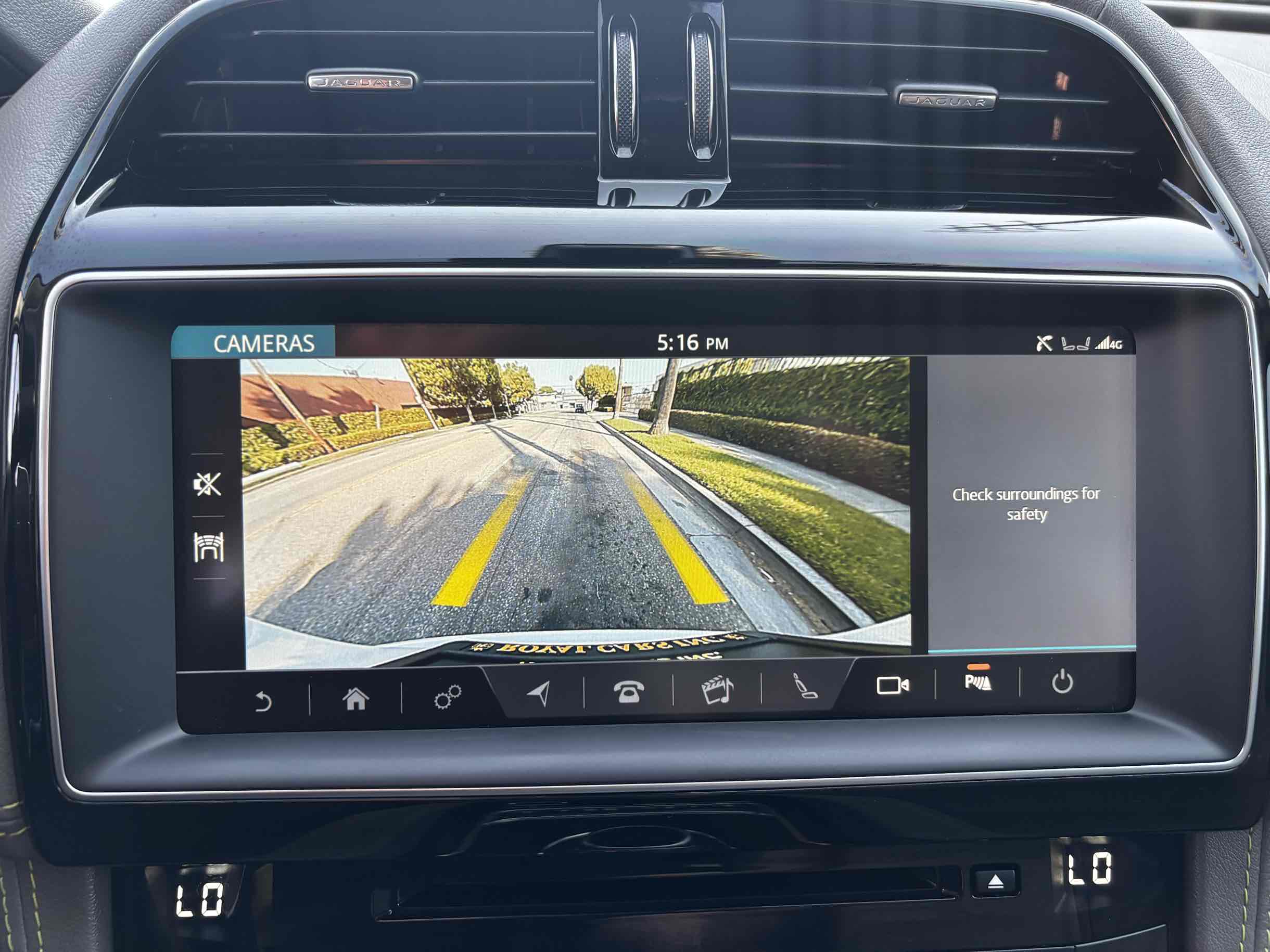 2018 Jaguar F-PACE R-Dynamic SE photo 14