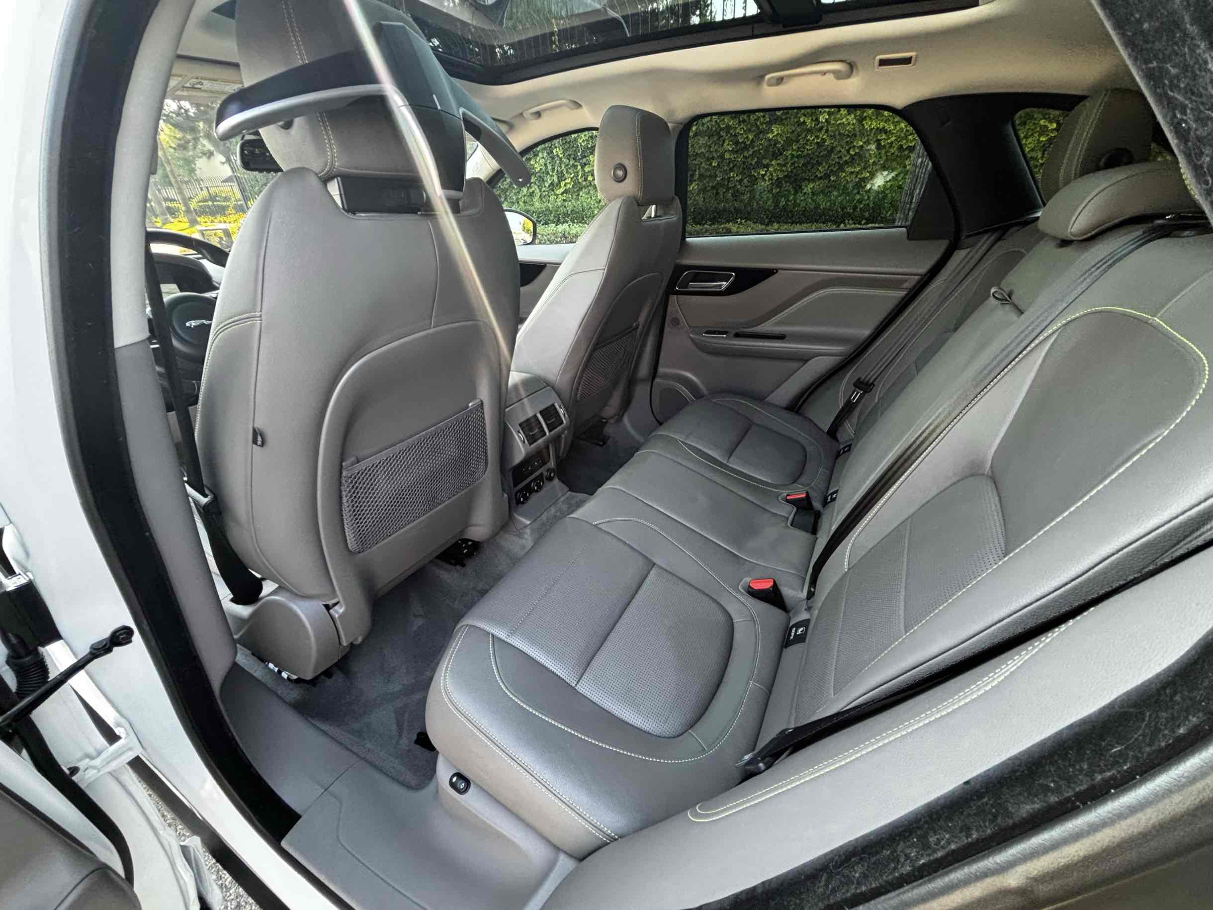 2018 Jaguar F-PACE R-Dynamic SE photo 20