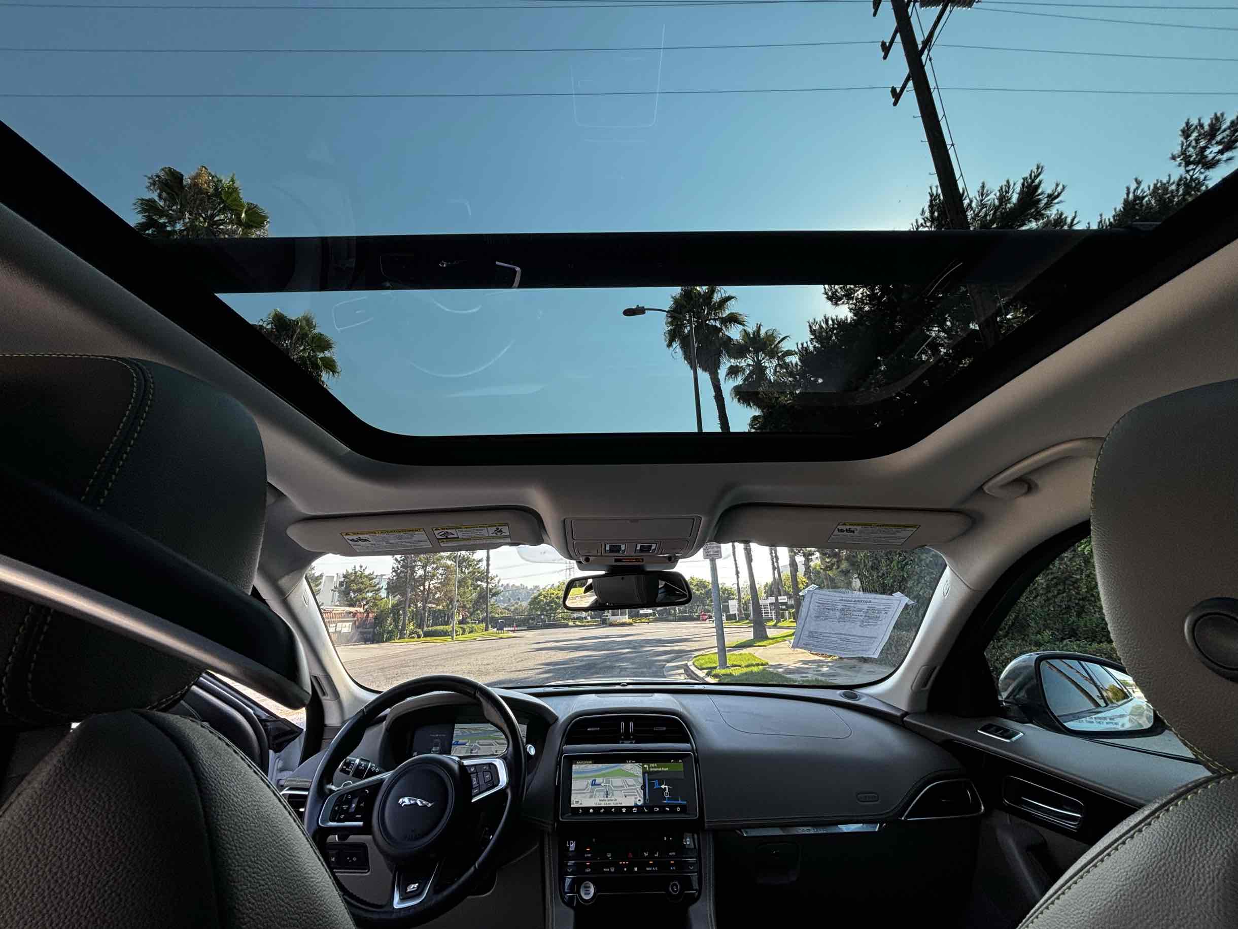 2018 Jaguar F-PACE R-Dynamic SE photo 25