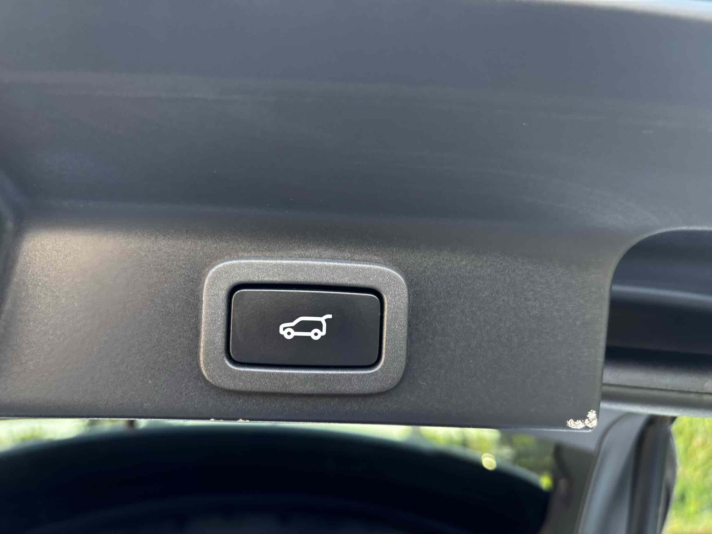 2018 Jaguar F-PACE R-Dynamic SE photo 28