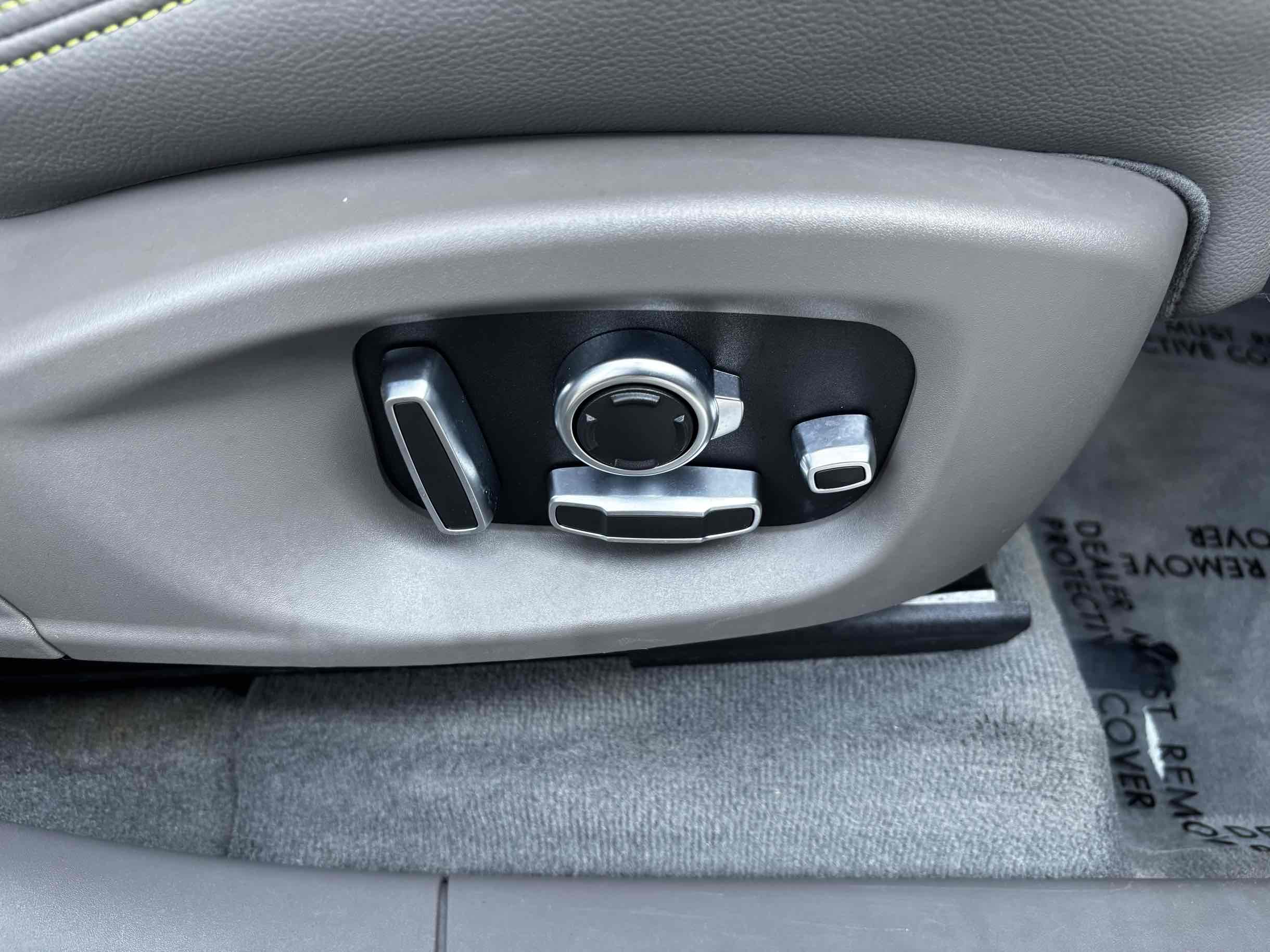 2018 Jaguar F-PACE R-Dynamic SE photo 34