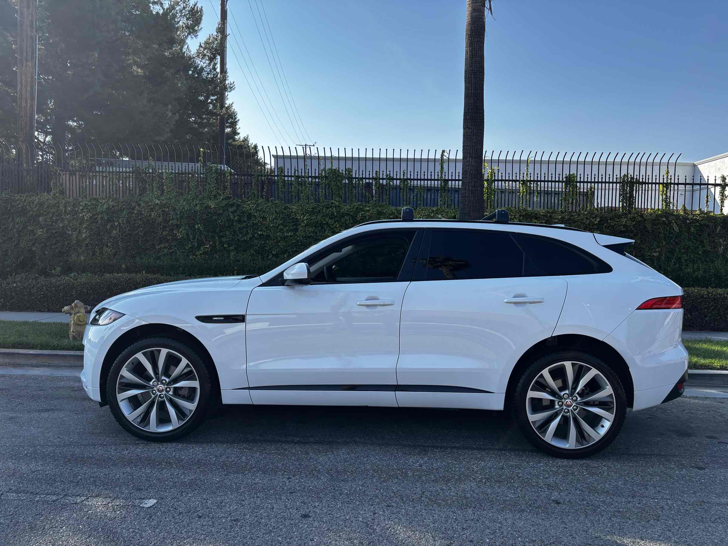2018 Jaguar F-PACE R-Dynamic SE photo 41