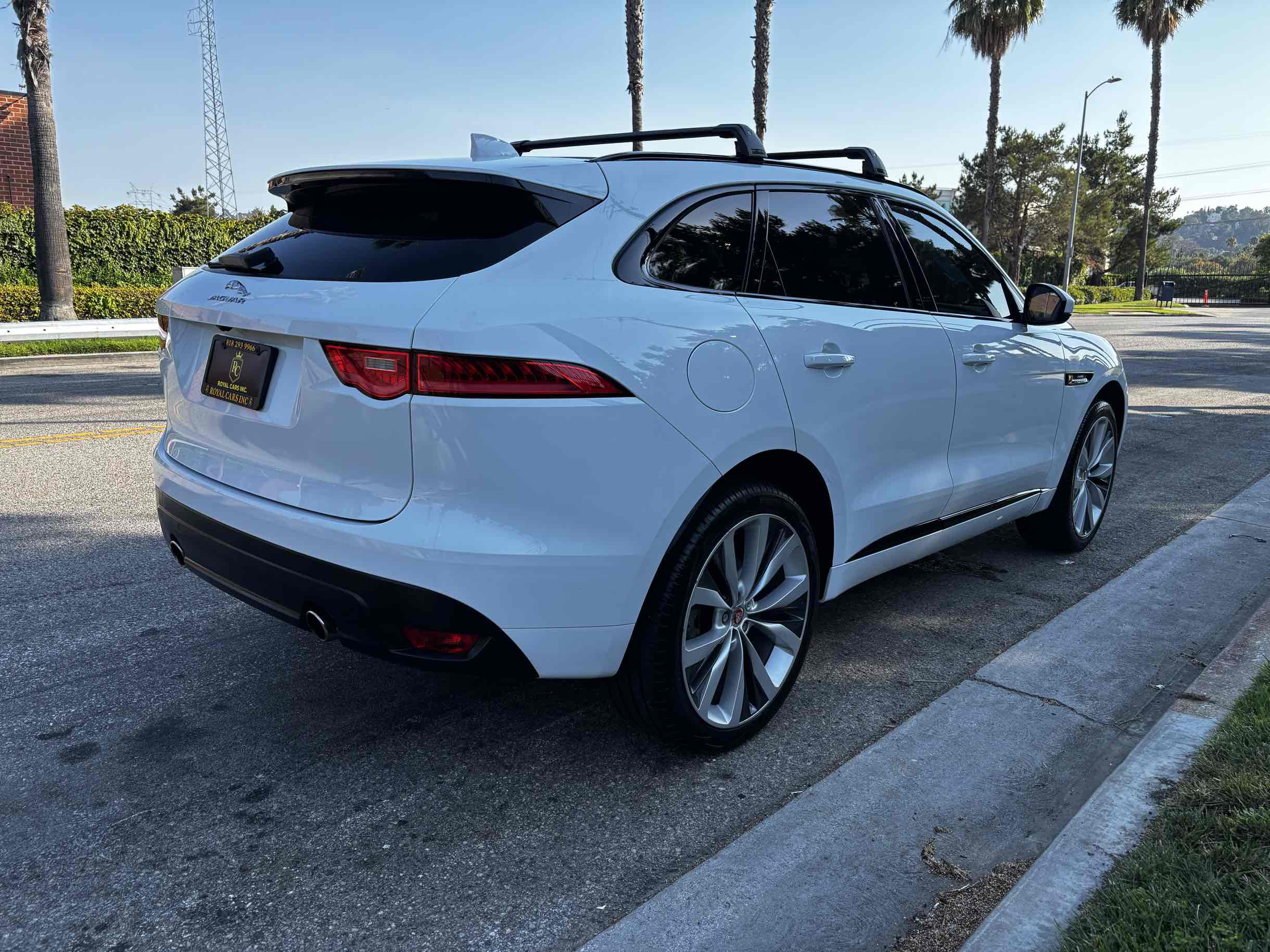 2018 Jaguar F-PACE R-Dynamic SE photo 47