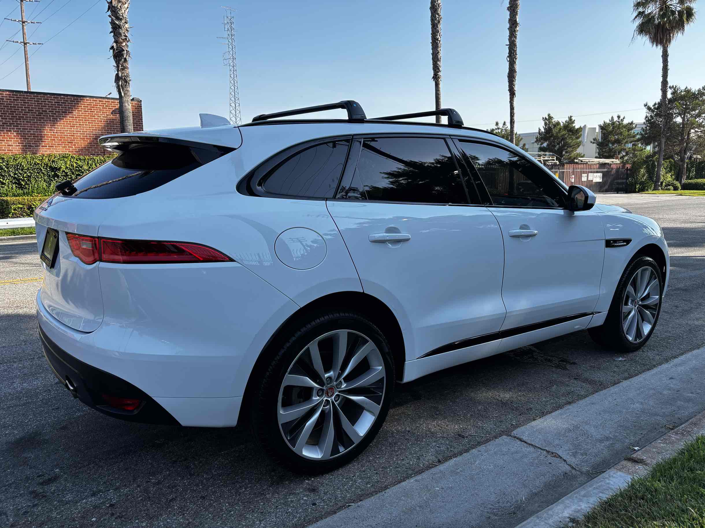 2018 Jaguar F-PACE R-Dynamic SE photo 48