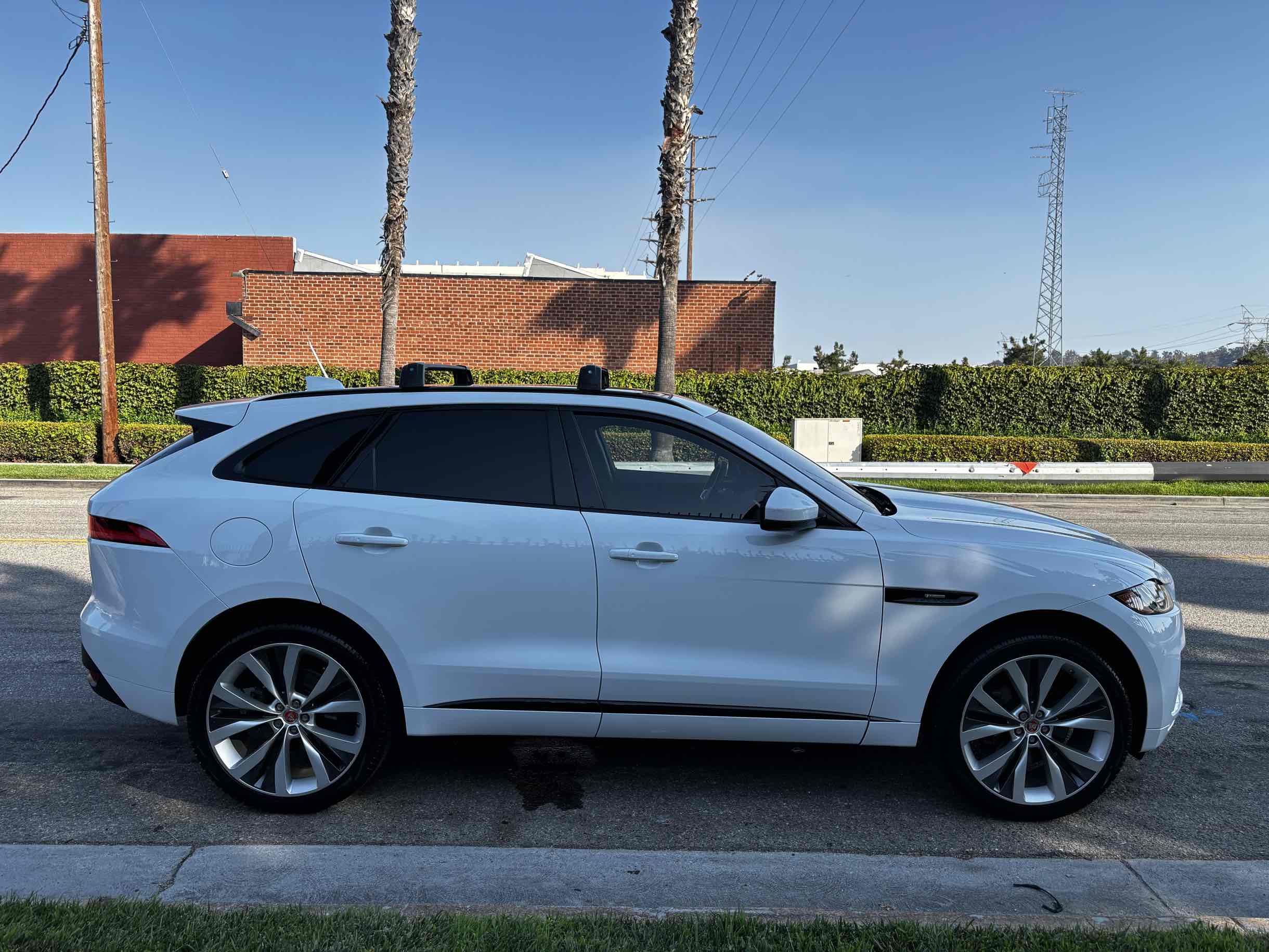 2018 Jaguar F-PACE R-Dynamic SE photo 49