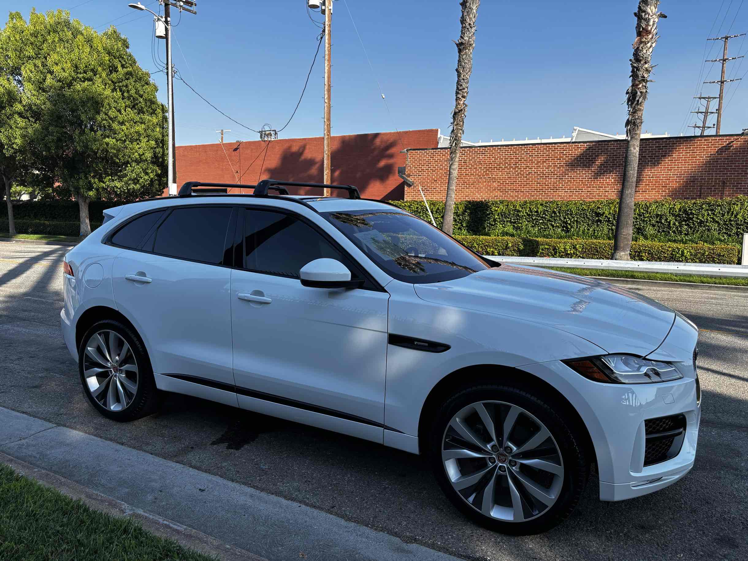 2018 Jaguar F-PACE R-Dynamic SE photo 50