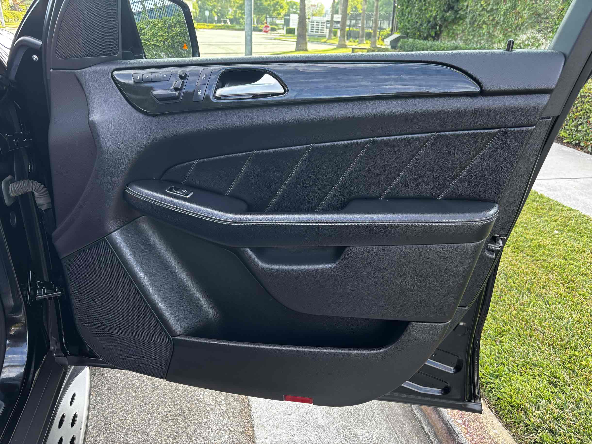2016 Mercedes Benz GL 450 photo 41