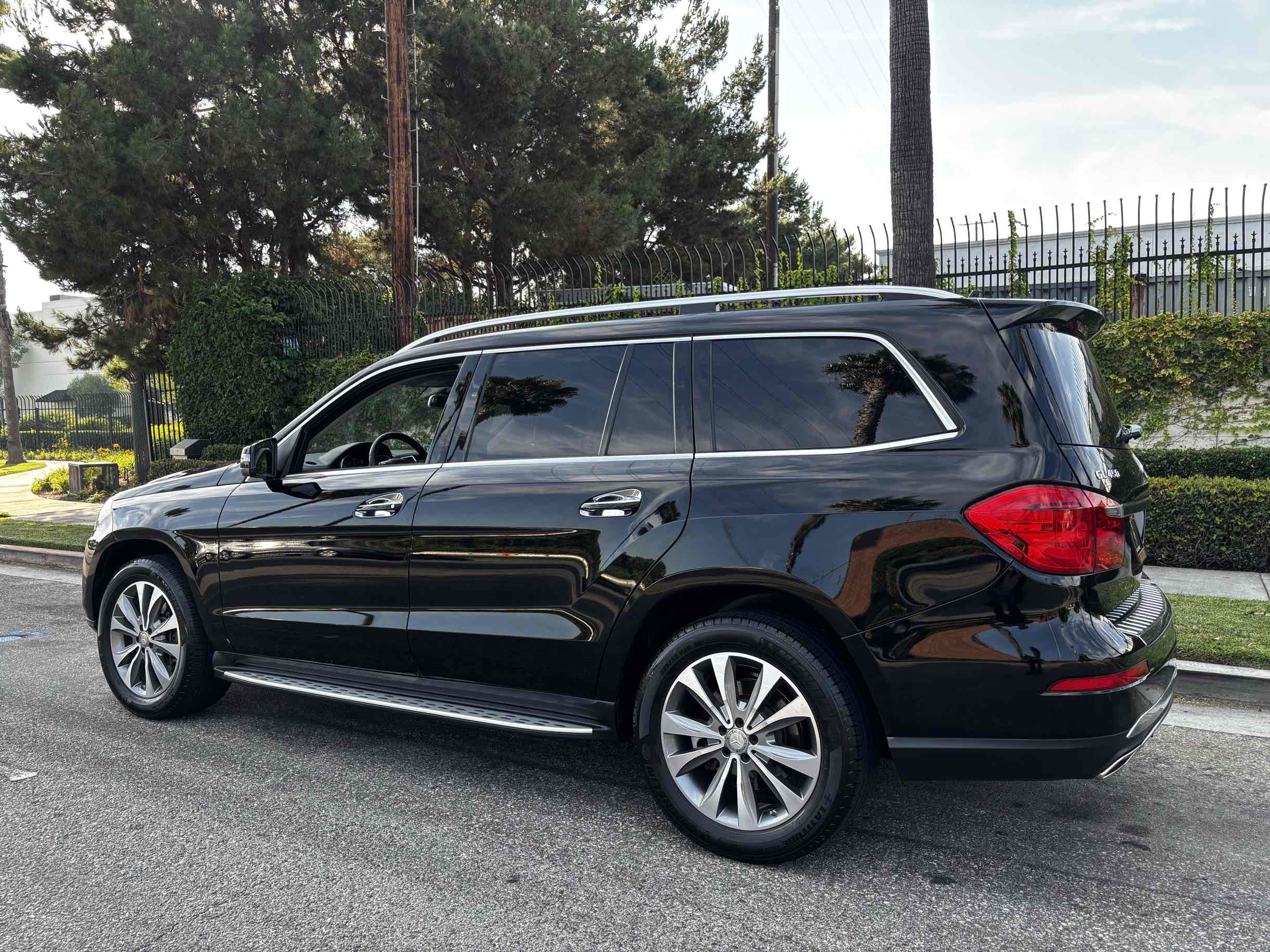 2016 Mercedes Benz GL 450 photo 48