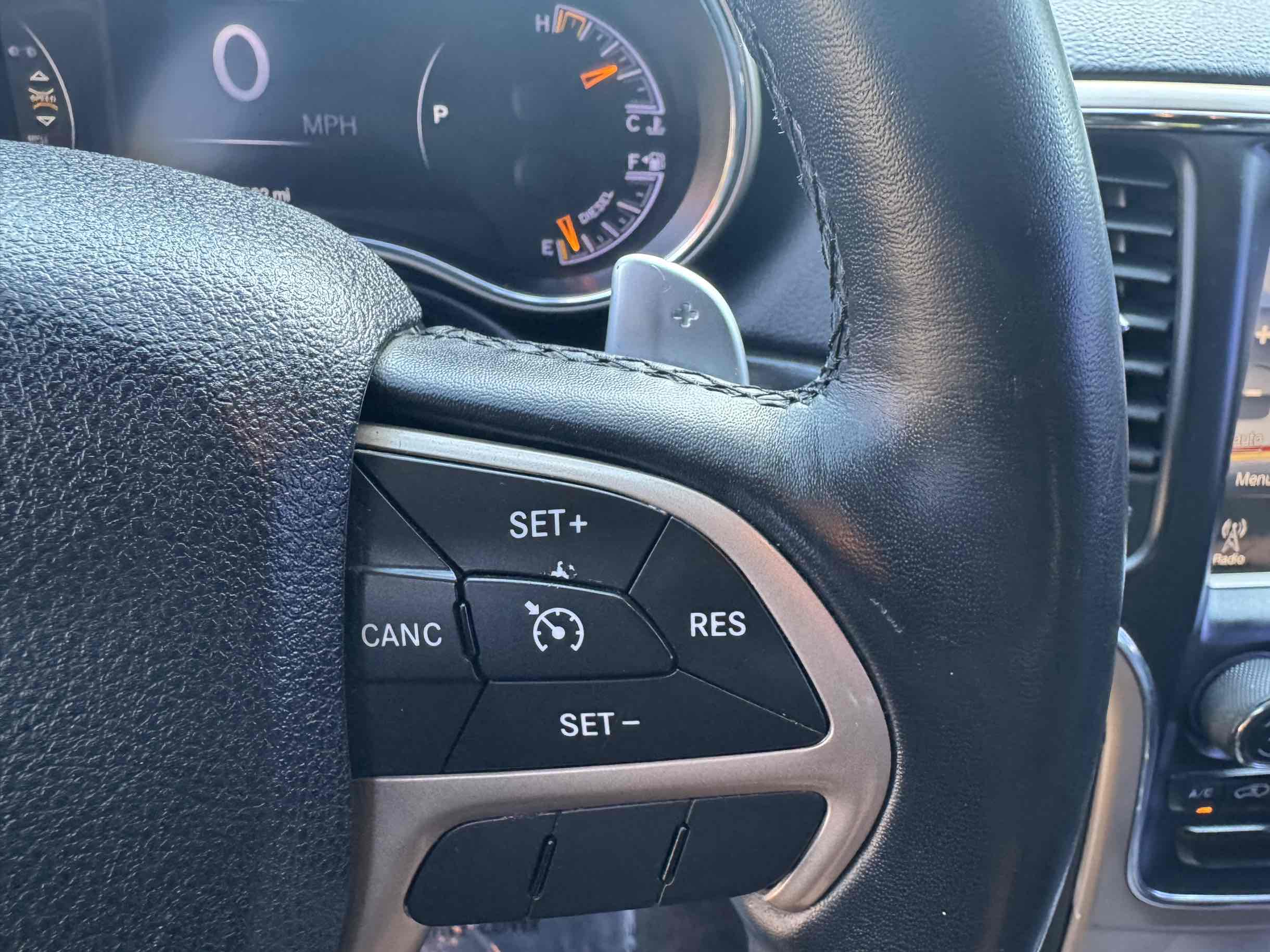 2015 Jeep Grand Cherokee Limited photo 9
