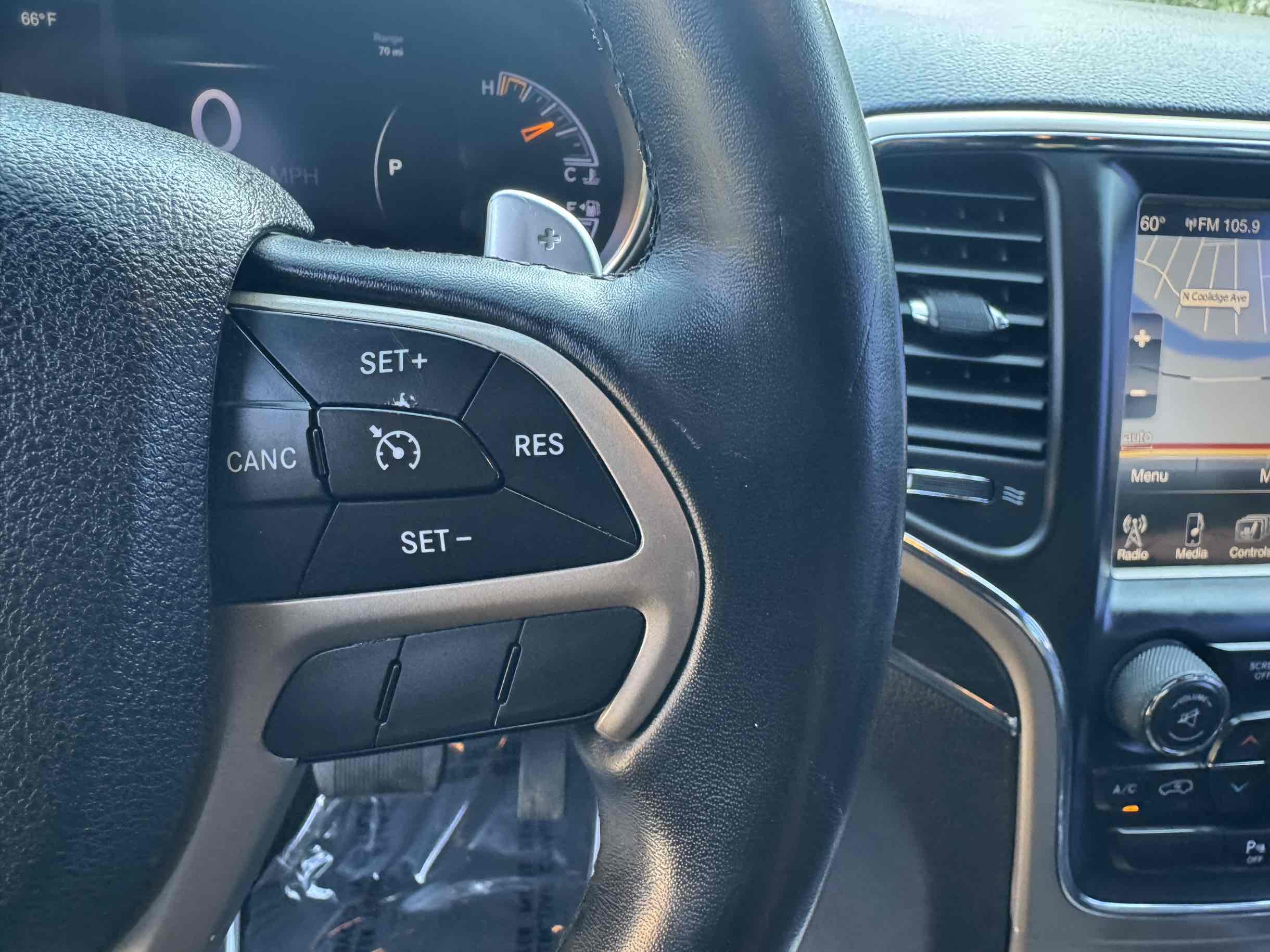 2015 Jeep Grand Cherokee Limited photo 12