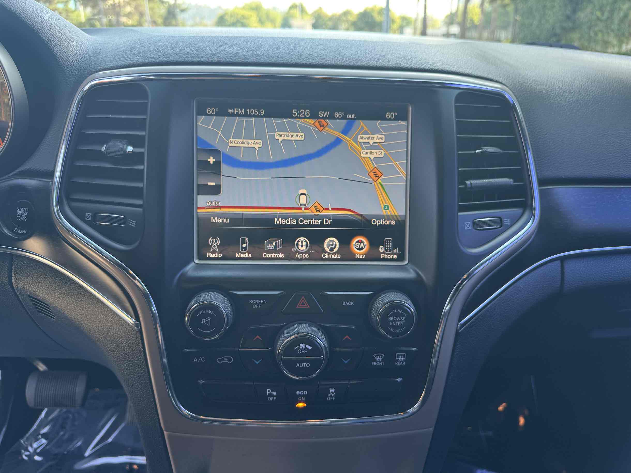 2015 Jeep Grand Cherokee Limited photo 21
