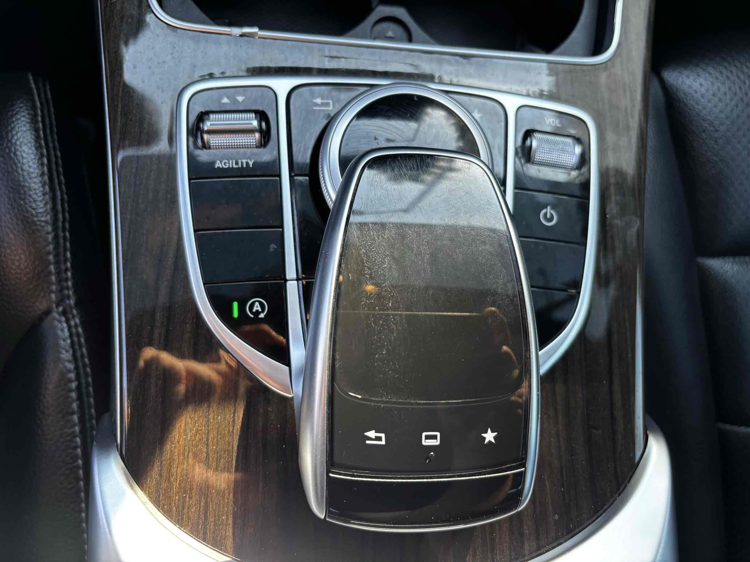 2015 Mercedes Benz C 300 photo 11