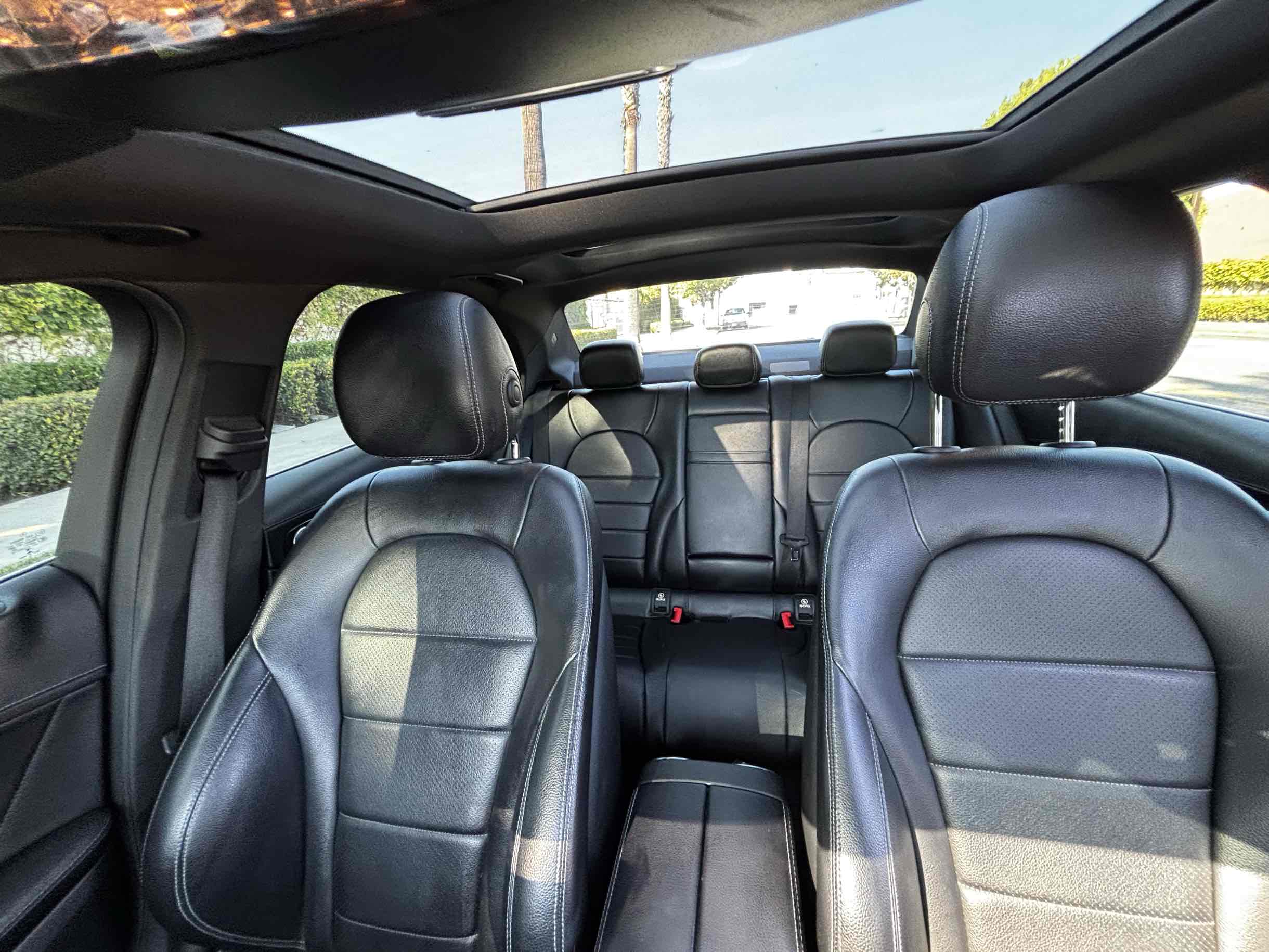 2015 Mercedes Benz C 300 photo 17