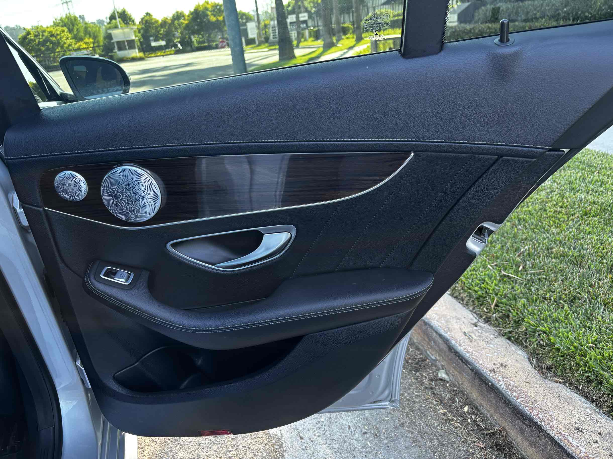 2015 Mercedes Benz C 300 photo 28