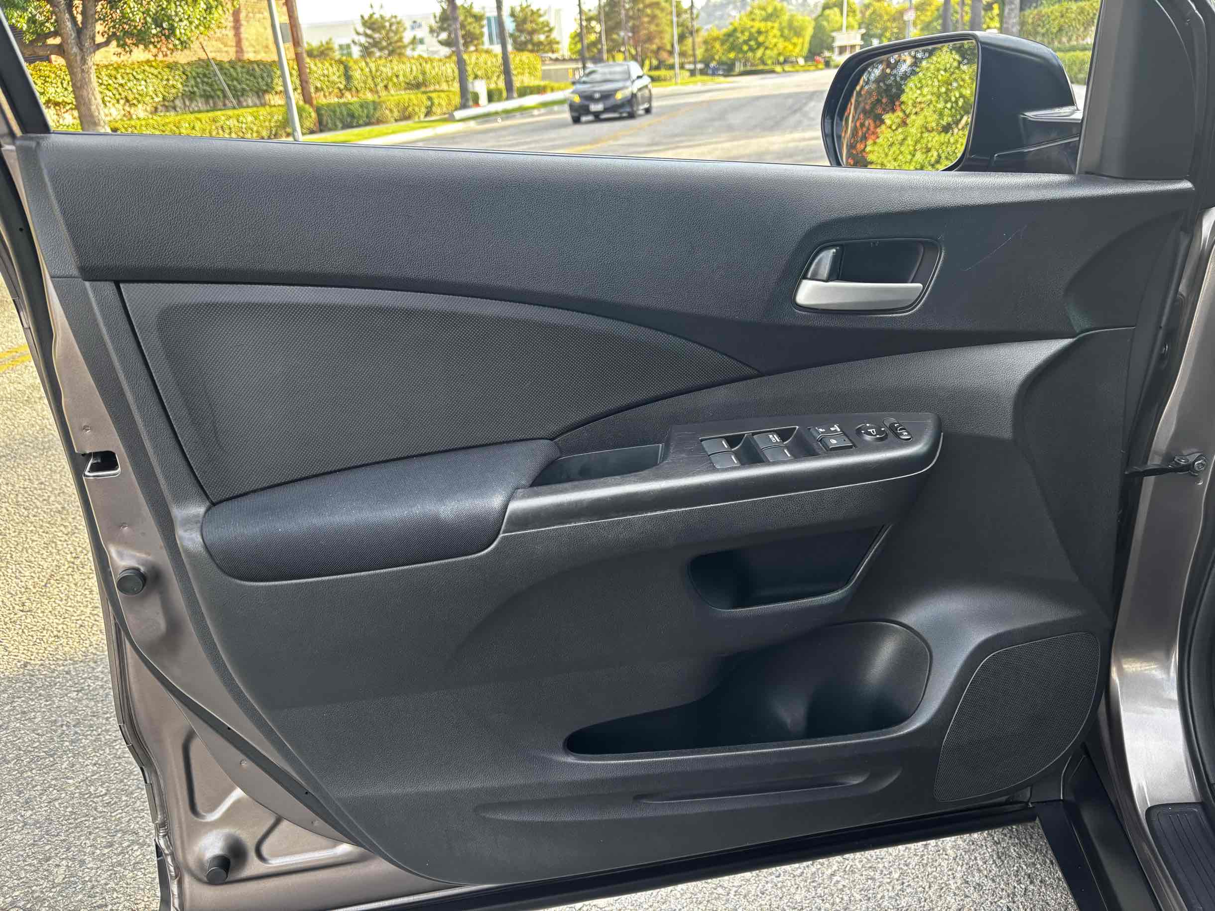 2016 Honda CR-V SE photo 3