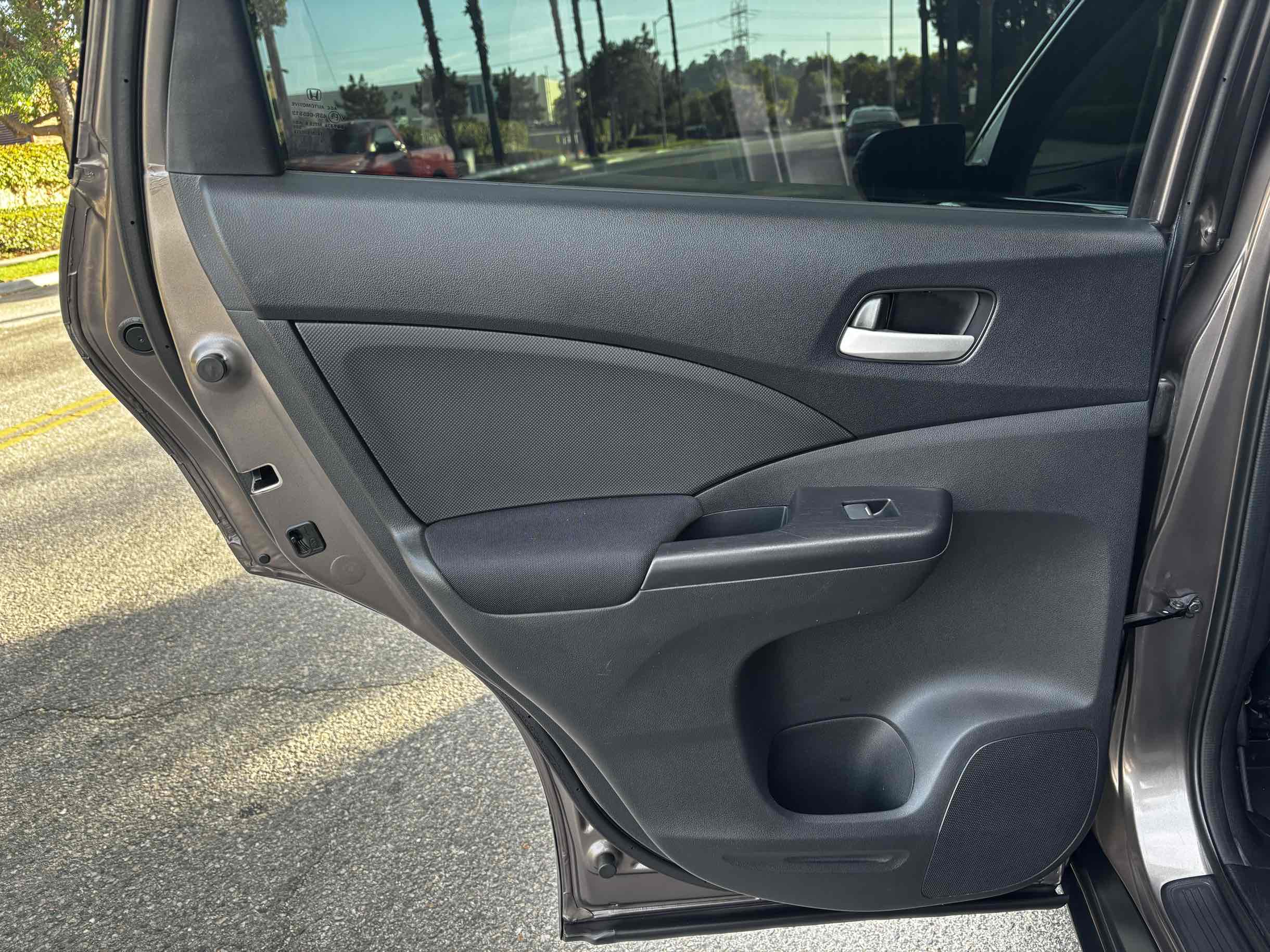 2016 Honda CR-V SE photo 13