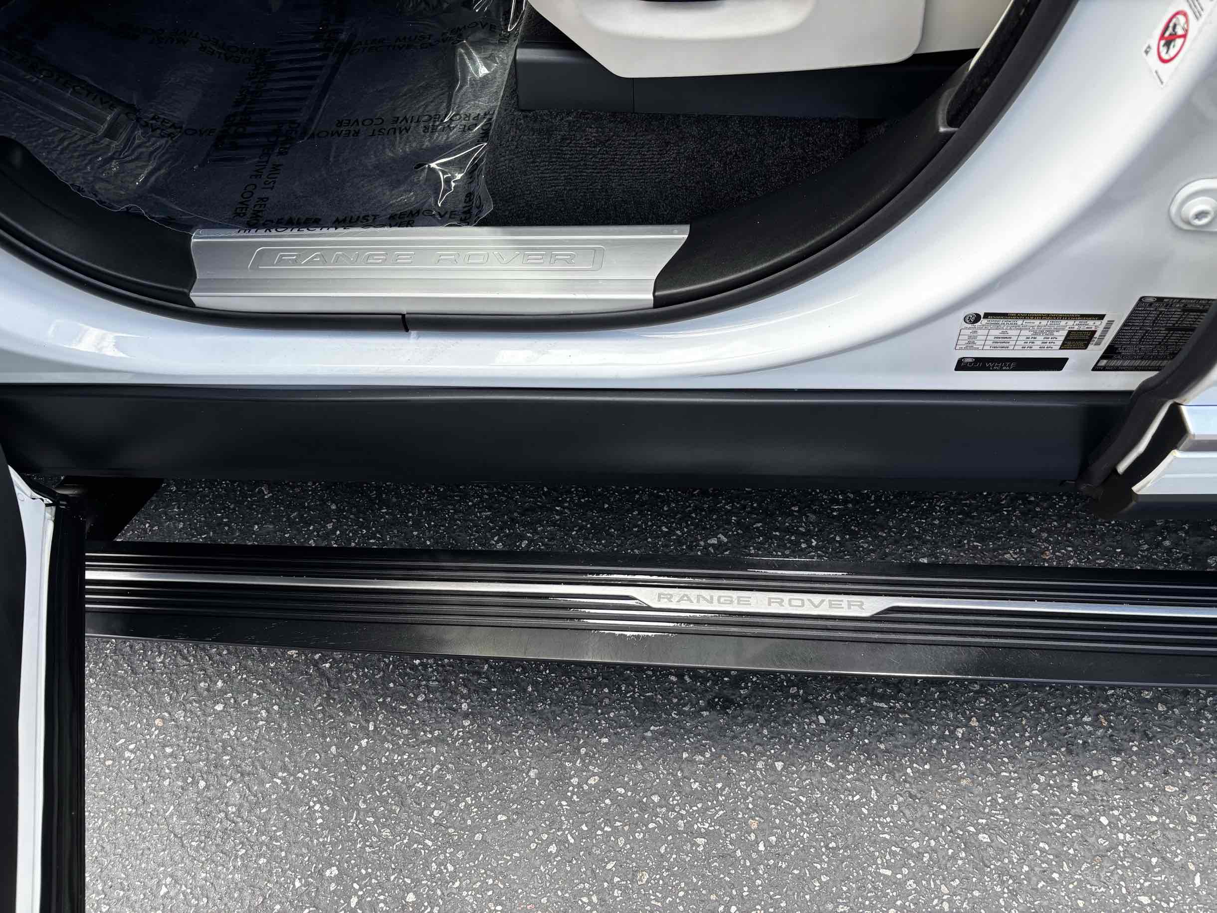 2014 Land Rover Range Rover HSE photo 5