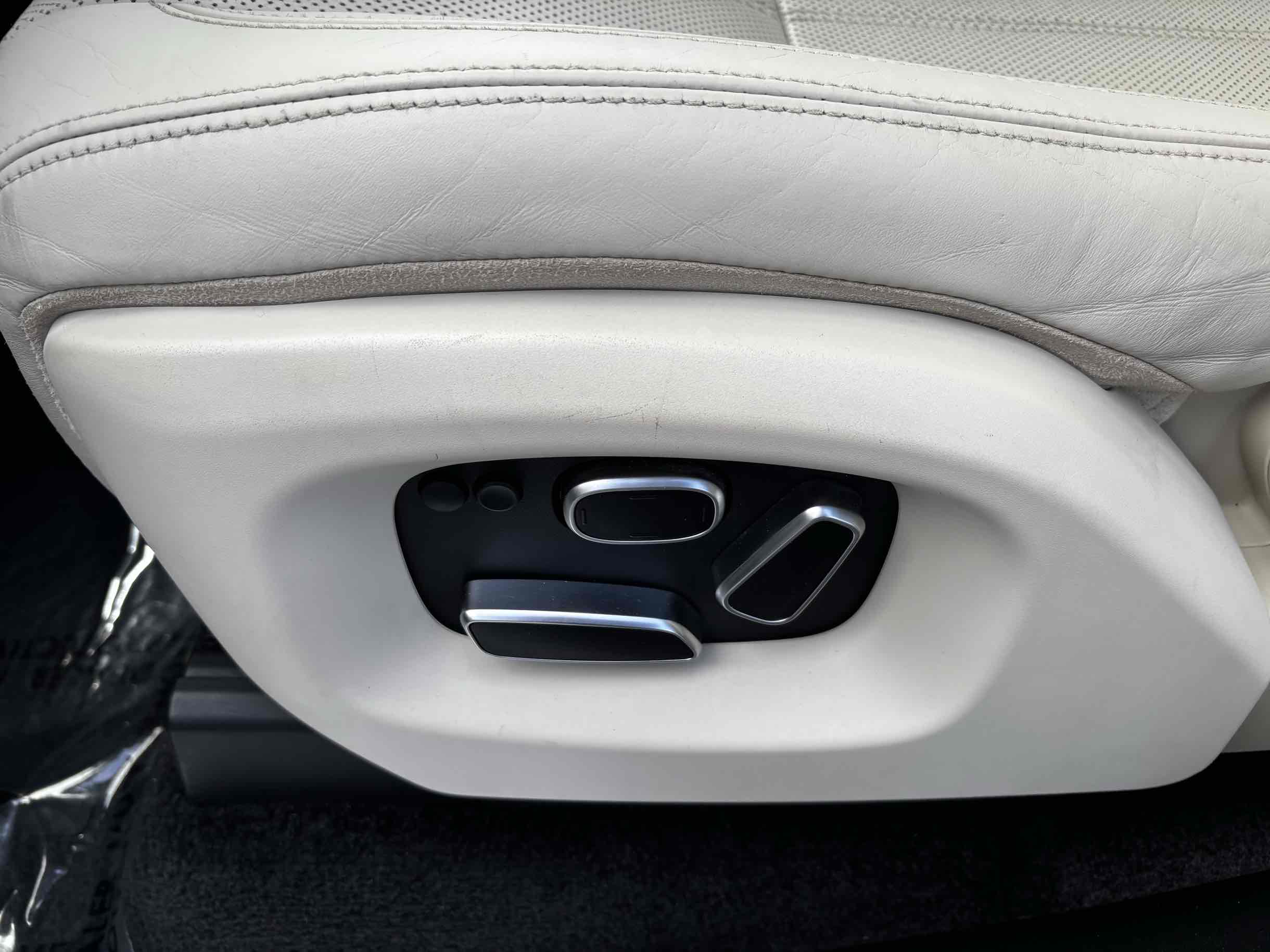 2014 Land Rover Range Rover HSE photo 6