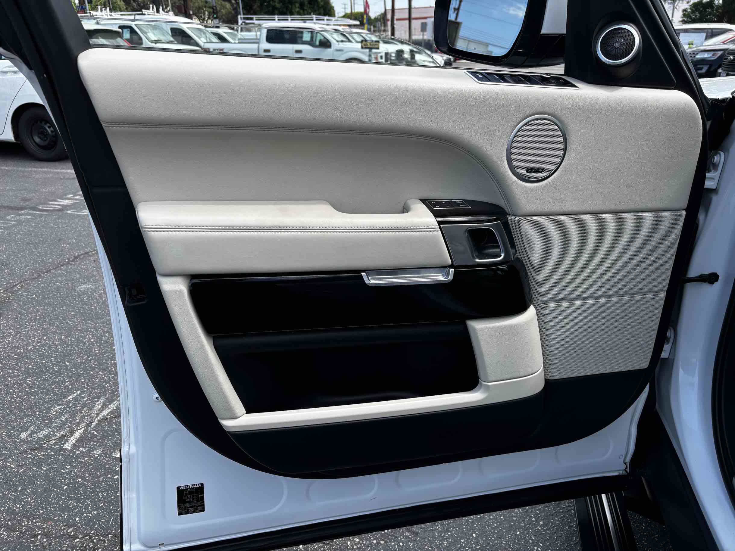 2014 Land Rover Range Rover HSE photo 7