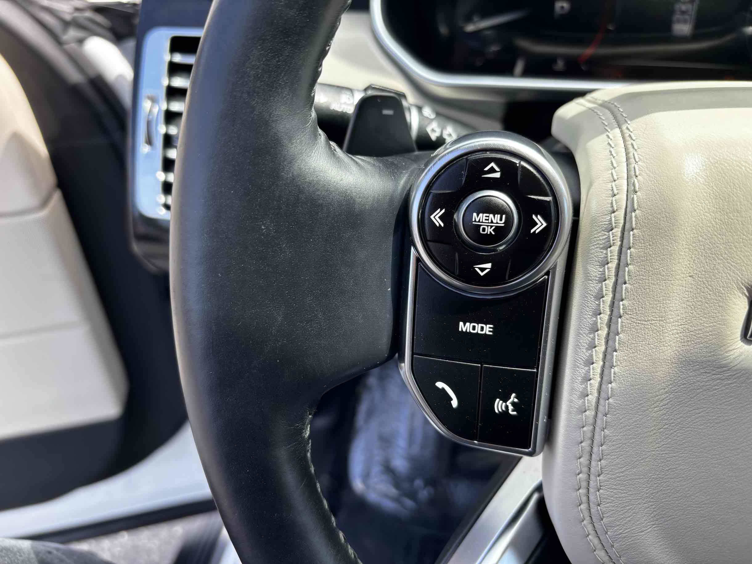2014 Land Rover Range Rover HSE photo 10