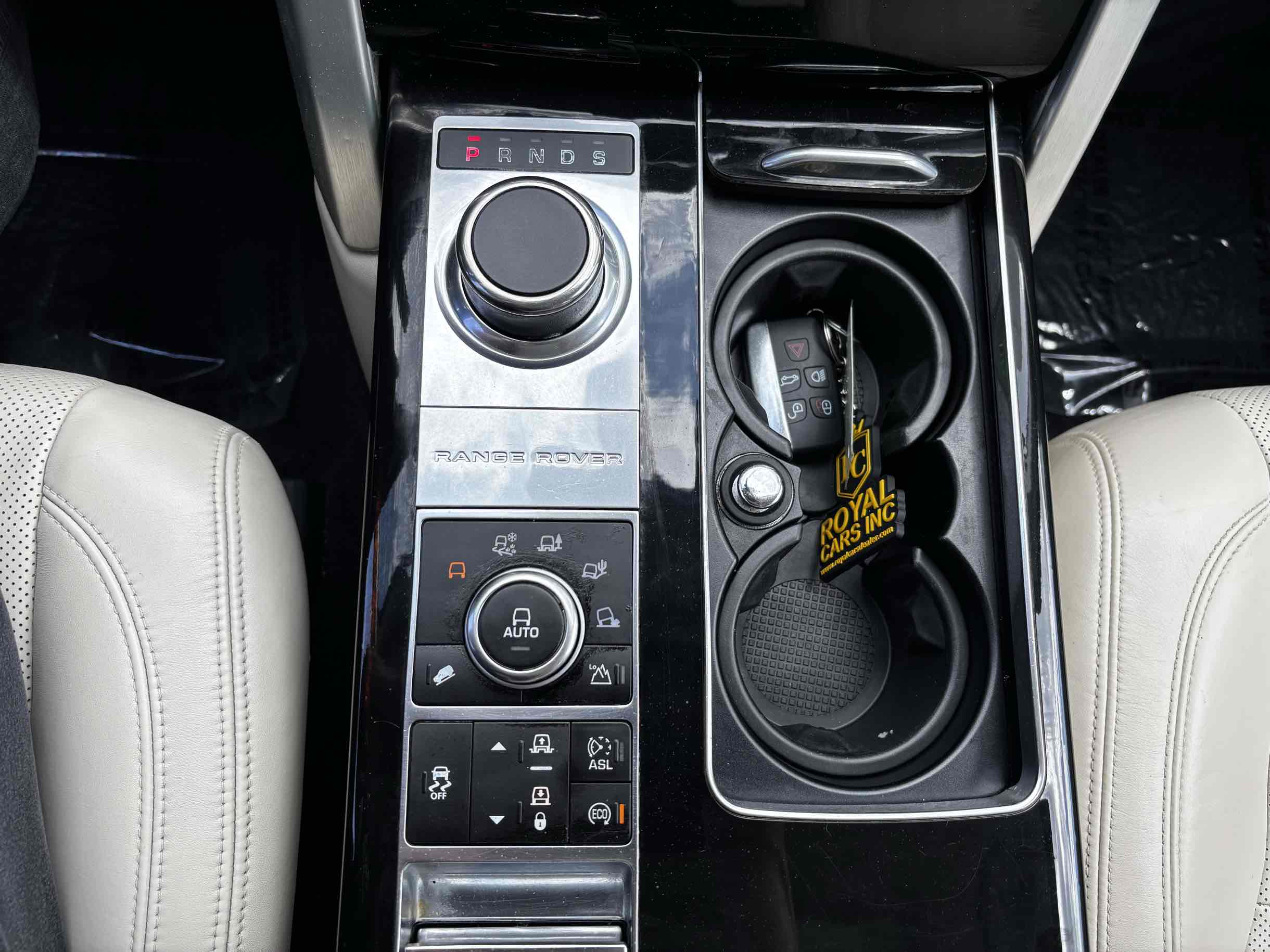 2014 Land Rover Range Rover HSE photo 14