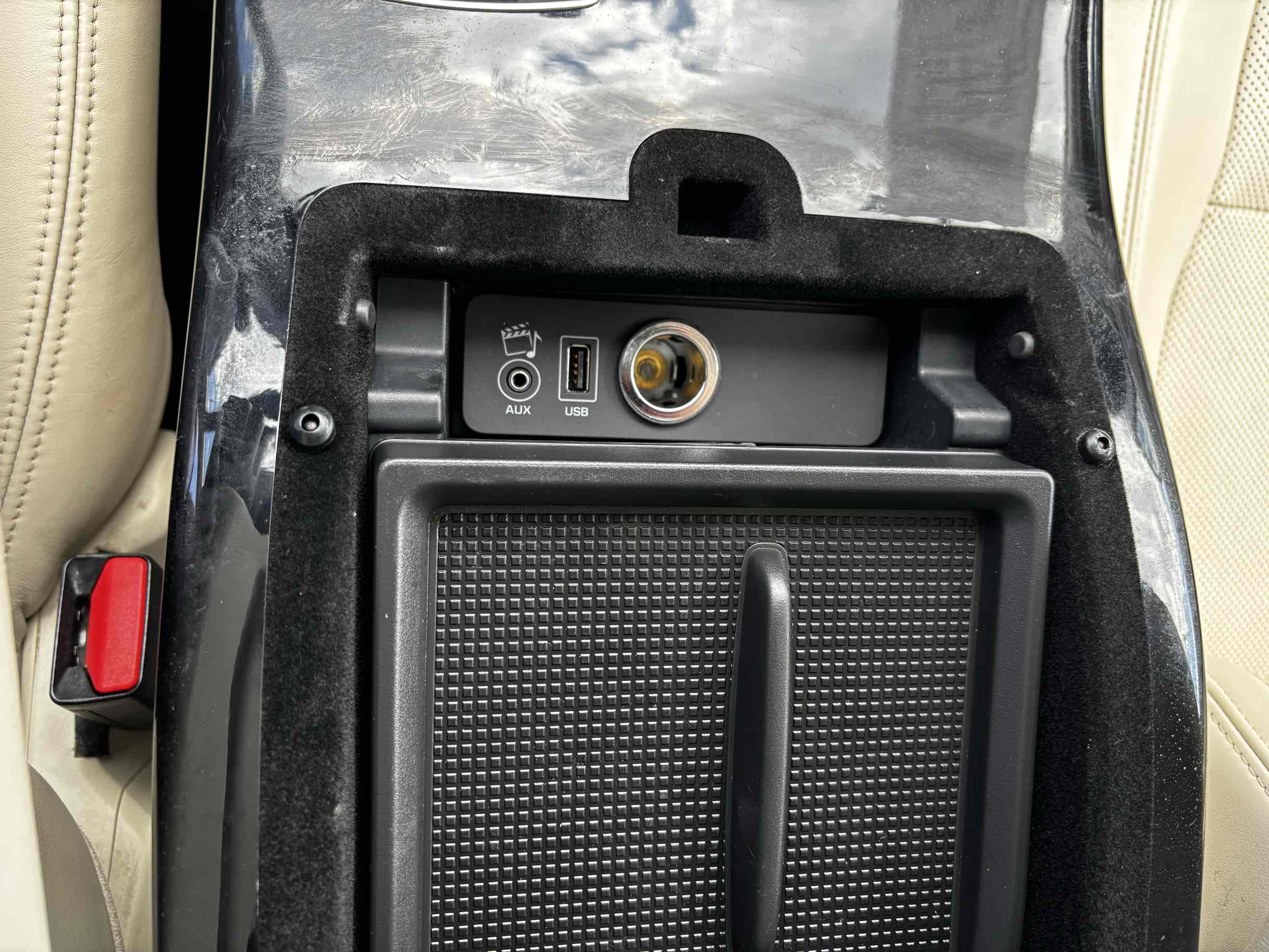 2014 Land Rover Range Rover HSE photo 16