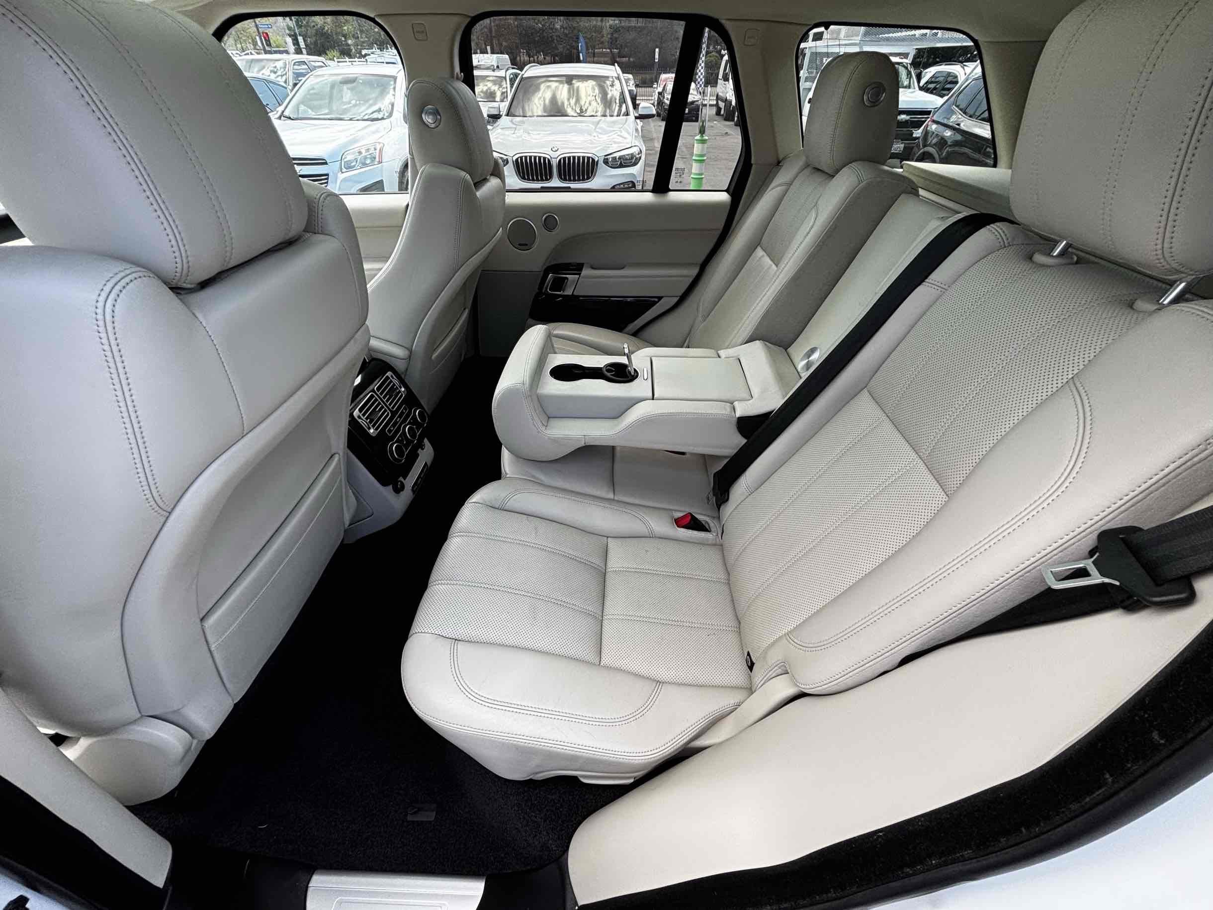 2014 Land Rover Range Rover HSE photo 21