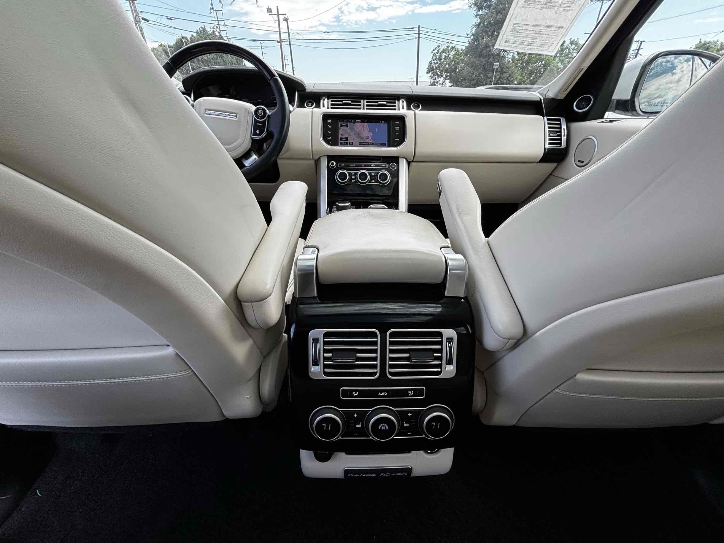 2014 Land Rover Range Rover HSE photo 23