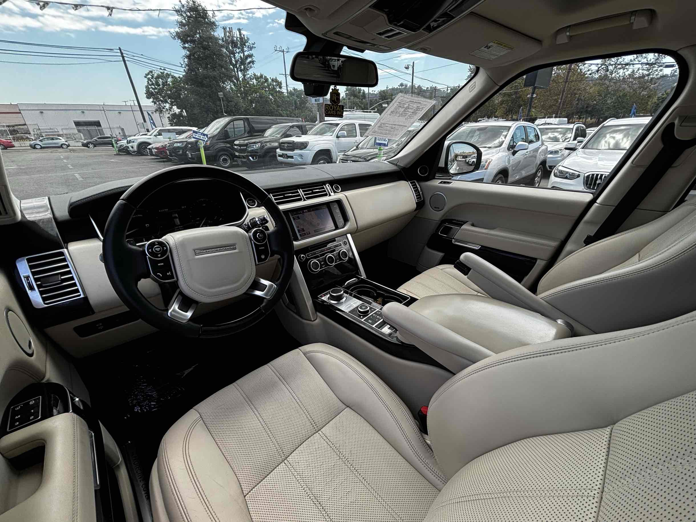 2014 Land Rover Range Rover HSE photo 25