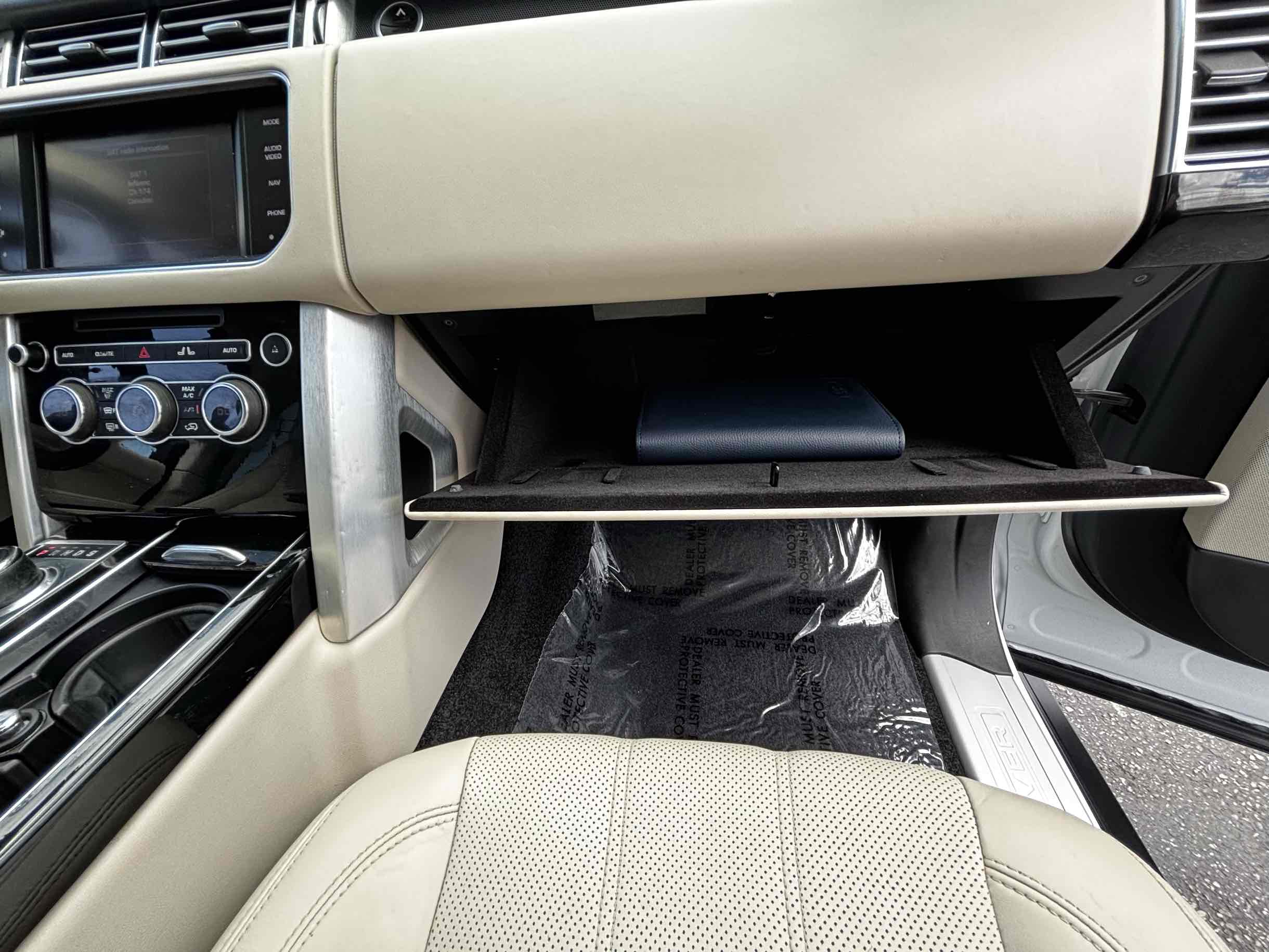 2014 Land Rover Range Rover HSE photo 29