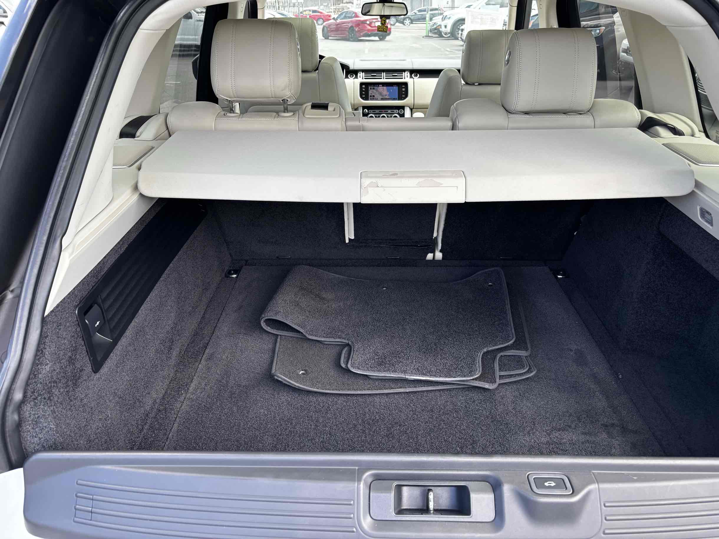 2014 Land Rover Range Rover HSE photo 34