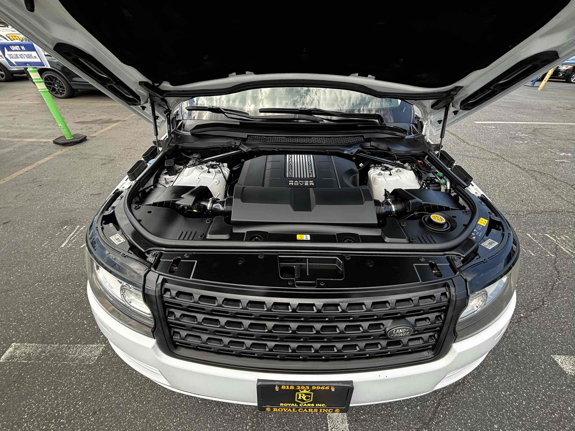 2014 Land Rover Range Rover HSE photo 56