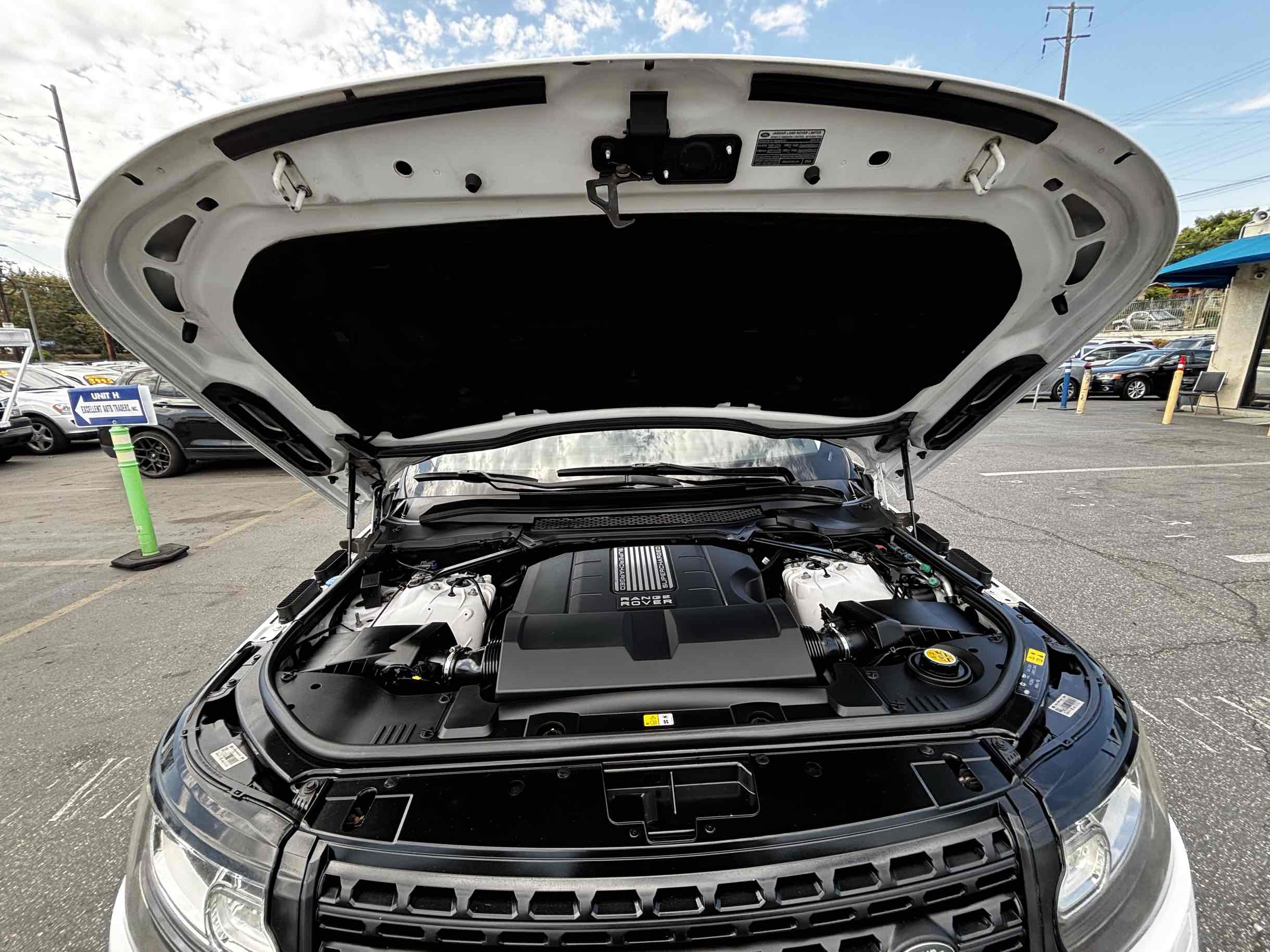 2014 Land Rover Range Rover HSE photo 57