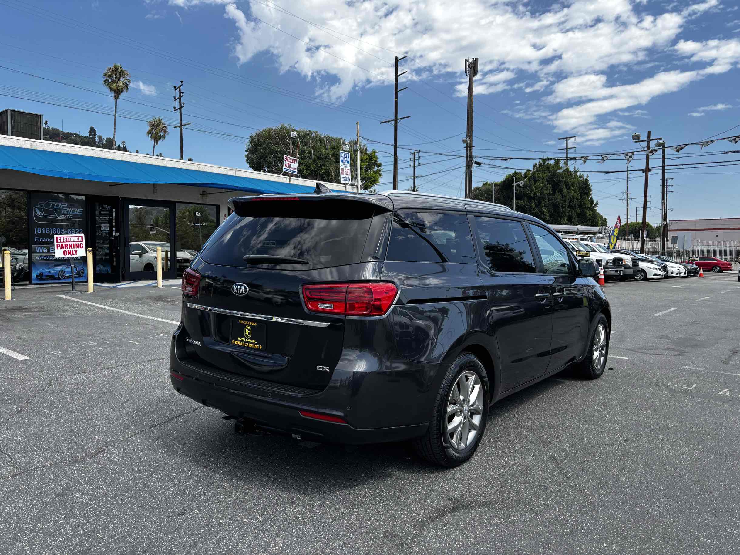 2019 Kia Sedona EX photo 3