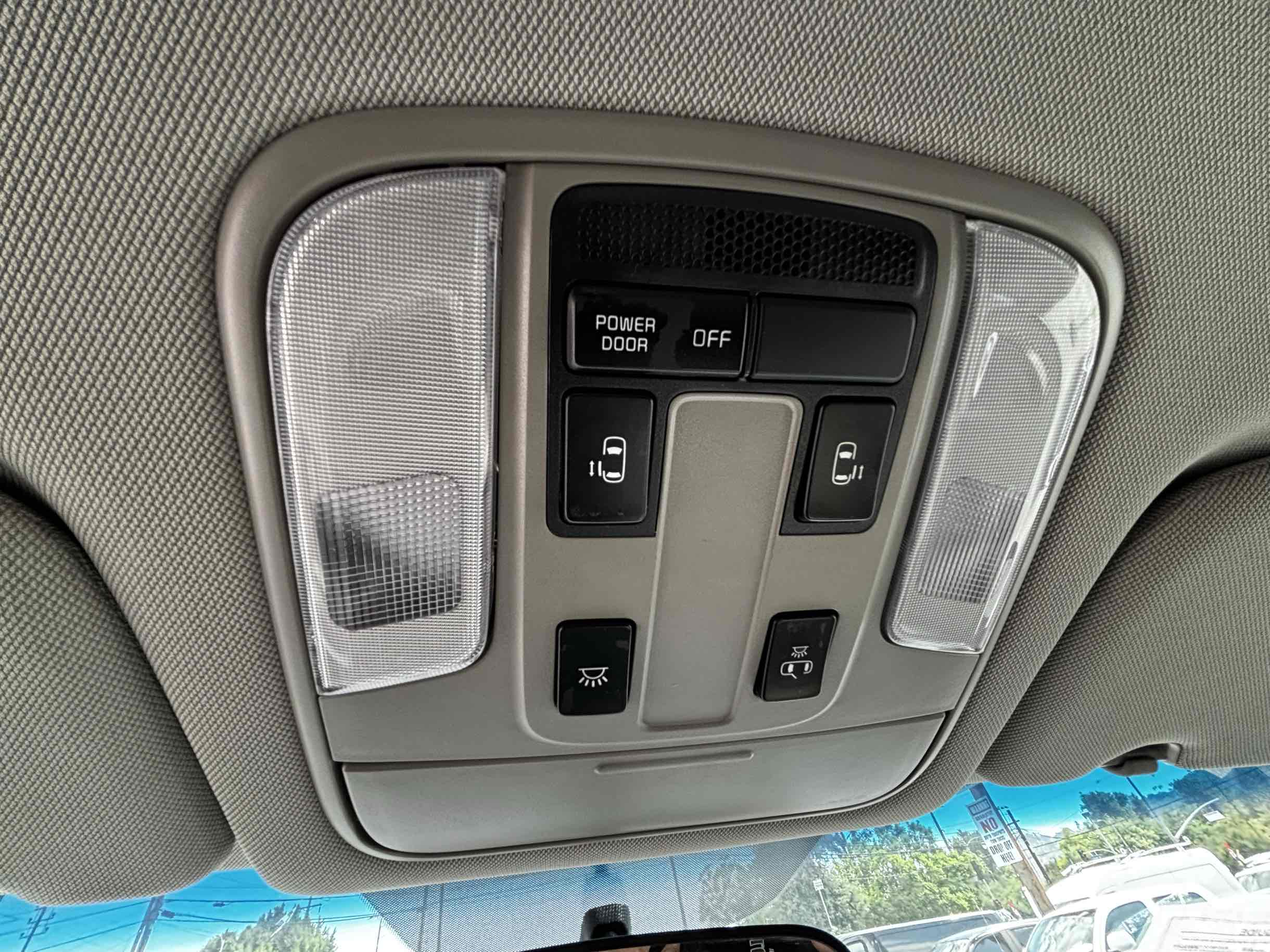 2019 Kia Sedona EX photo 16