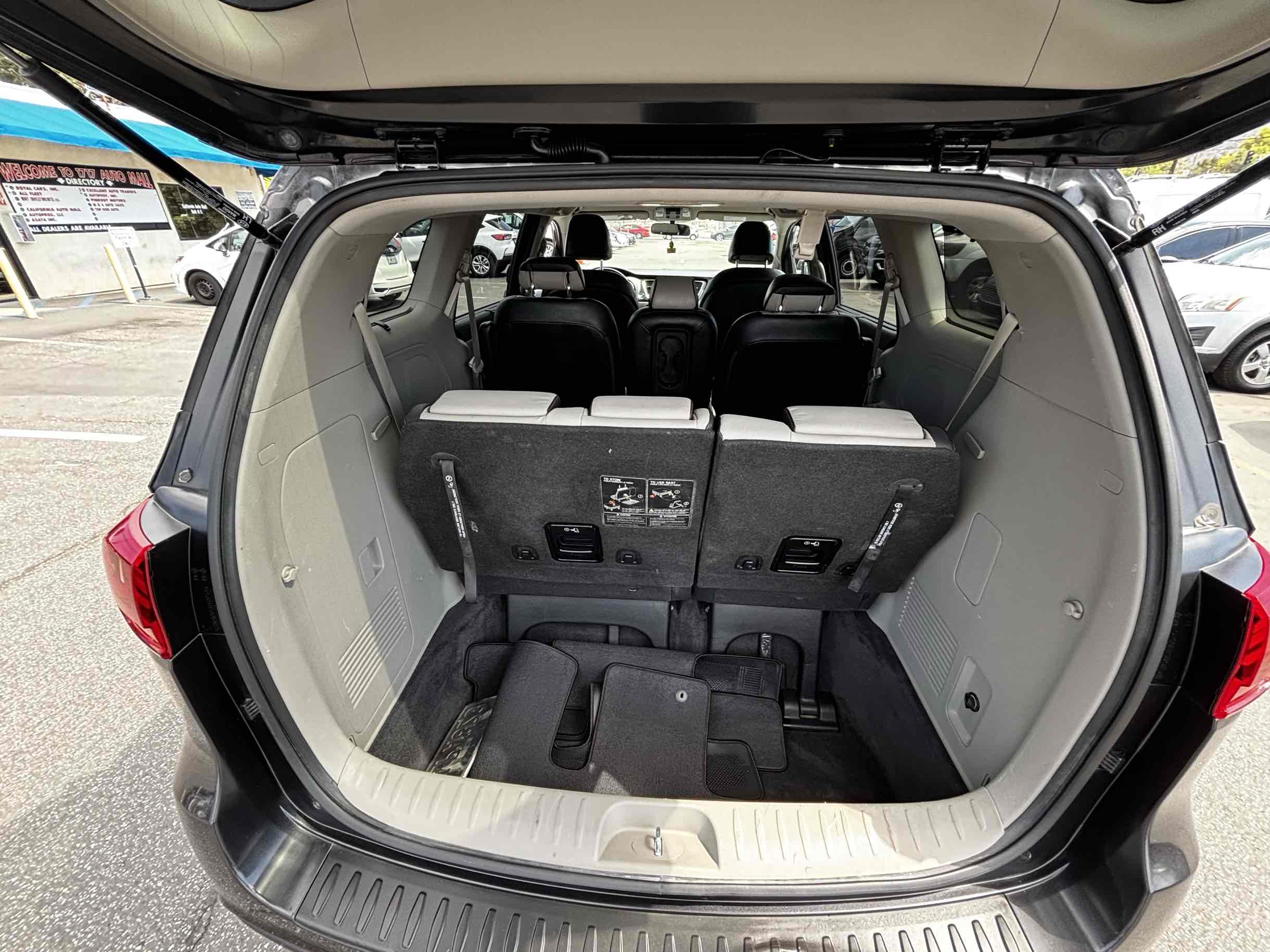 2019 Kia Sedona EX photo 23