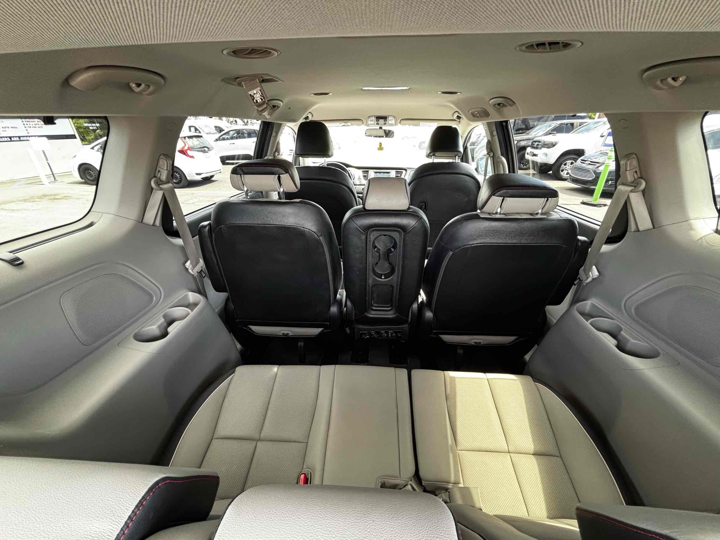 2019 Kia Sedona EX photo 24