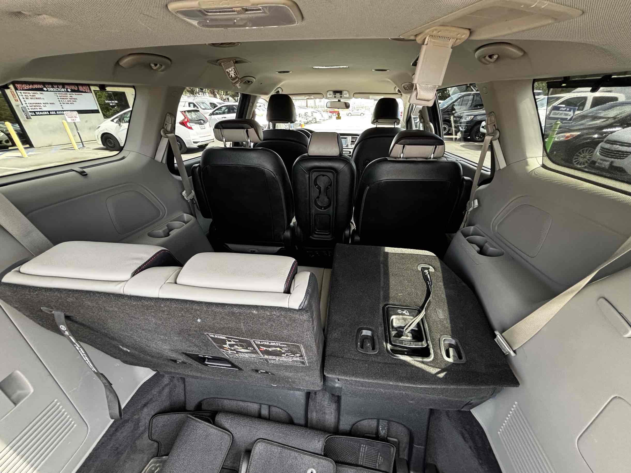2019 Kia Sedona EX photo 26