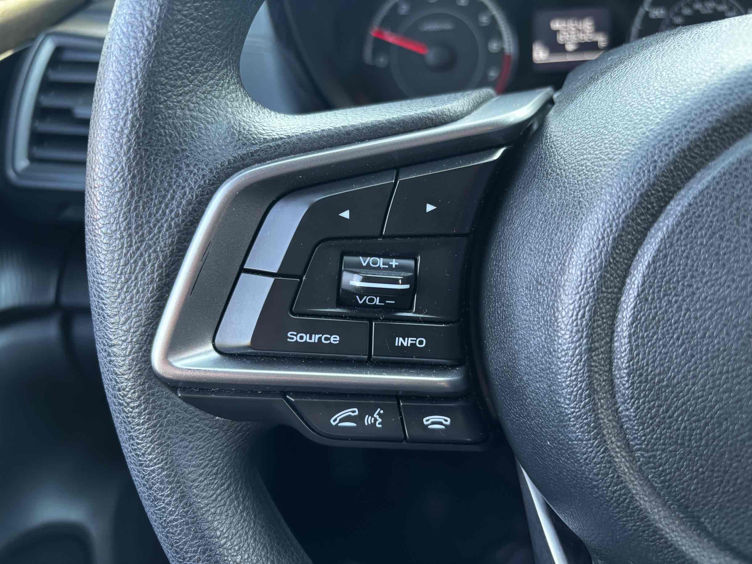 2017 Subaru Impreza 2.0i photo 8