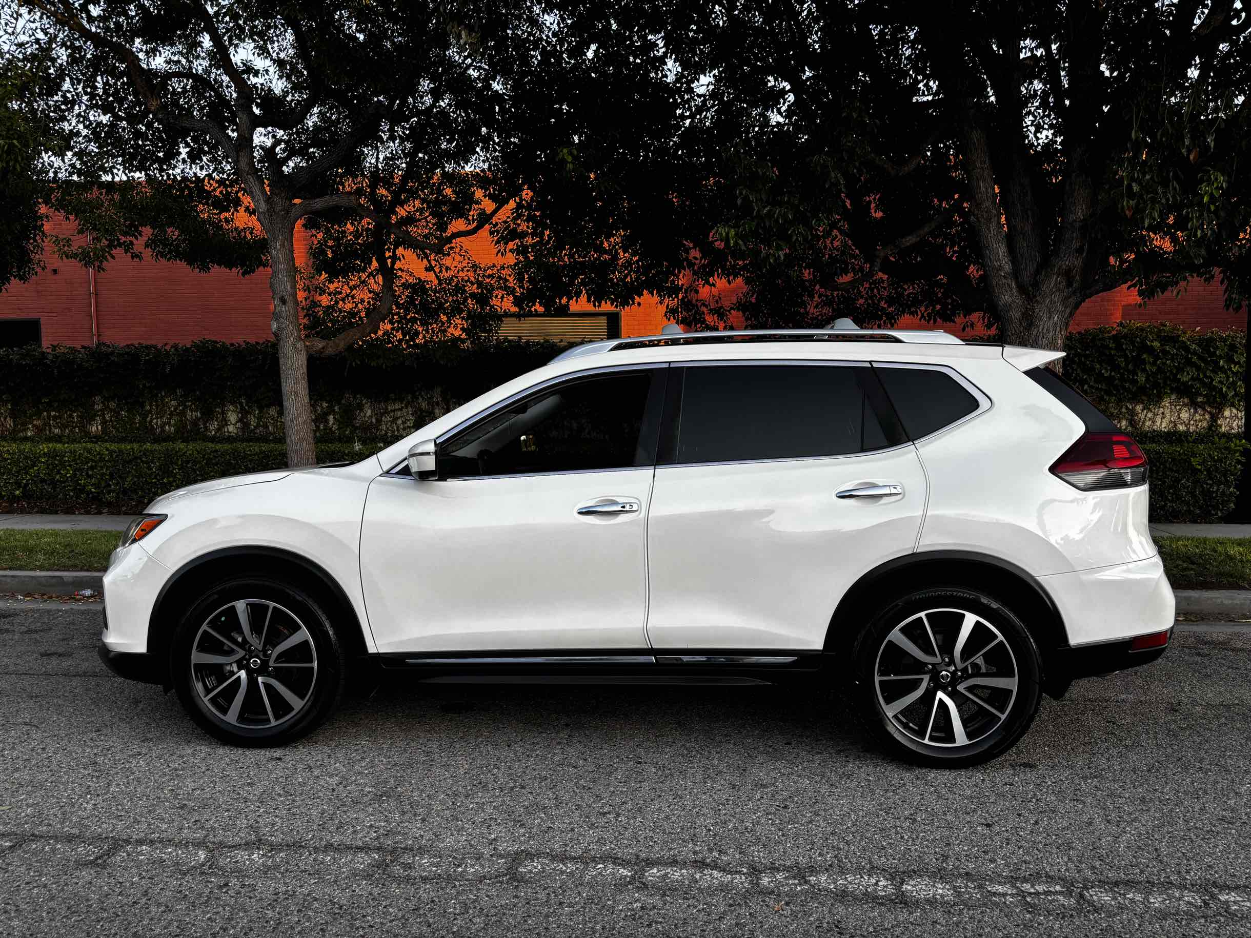 2018 Nissan Rogue SL photo 27