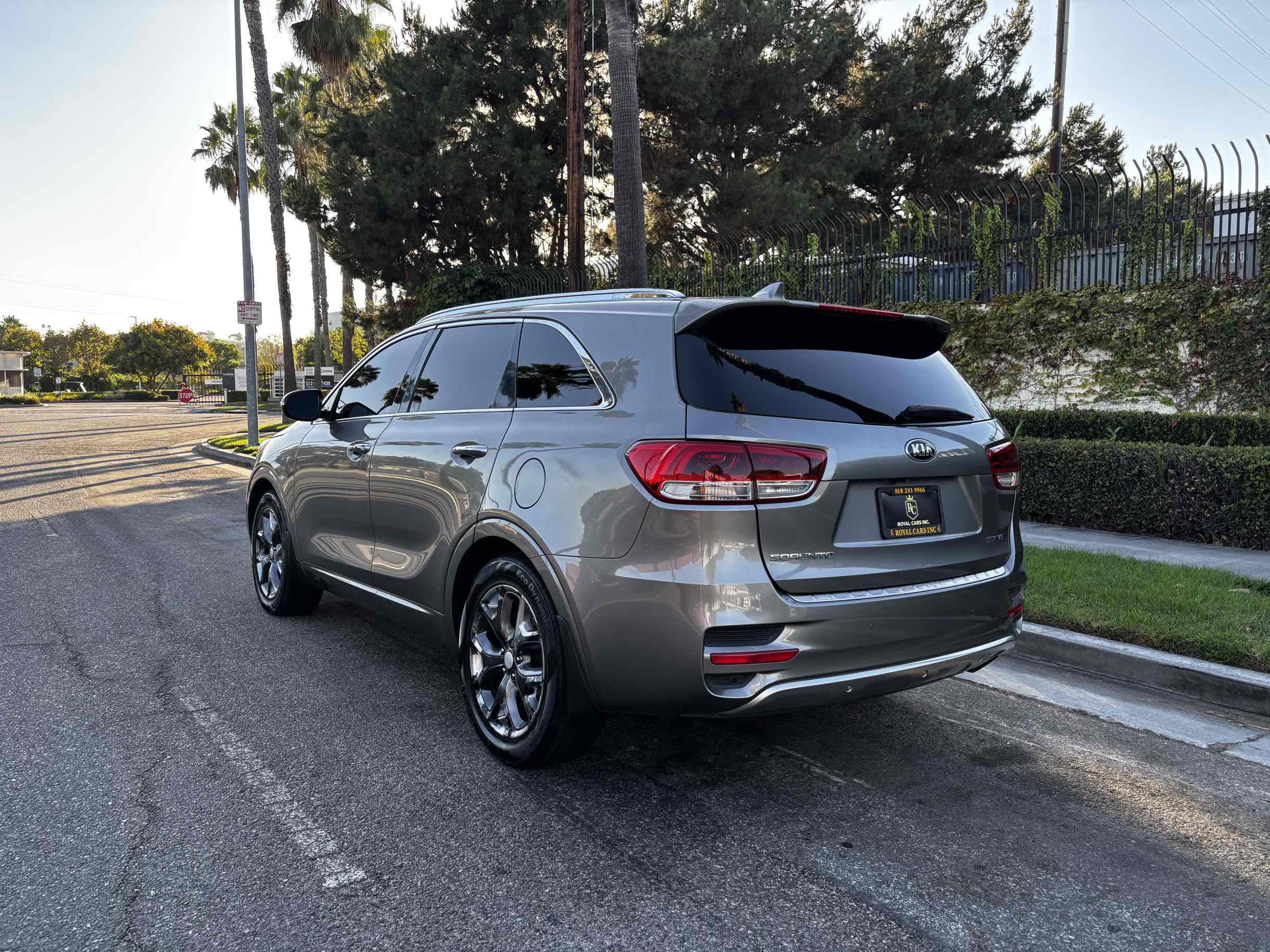 2016 Kia Sorento SX photo 2