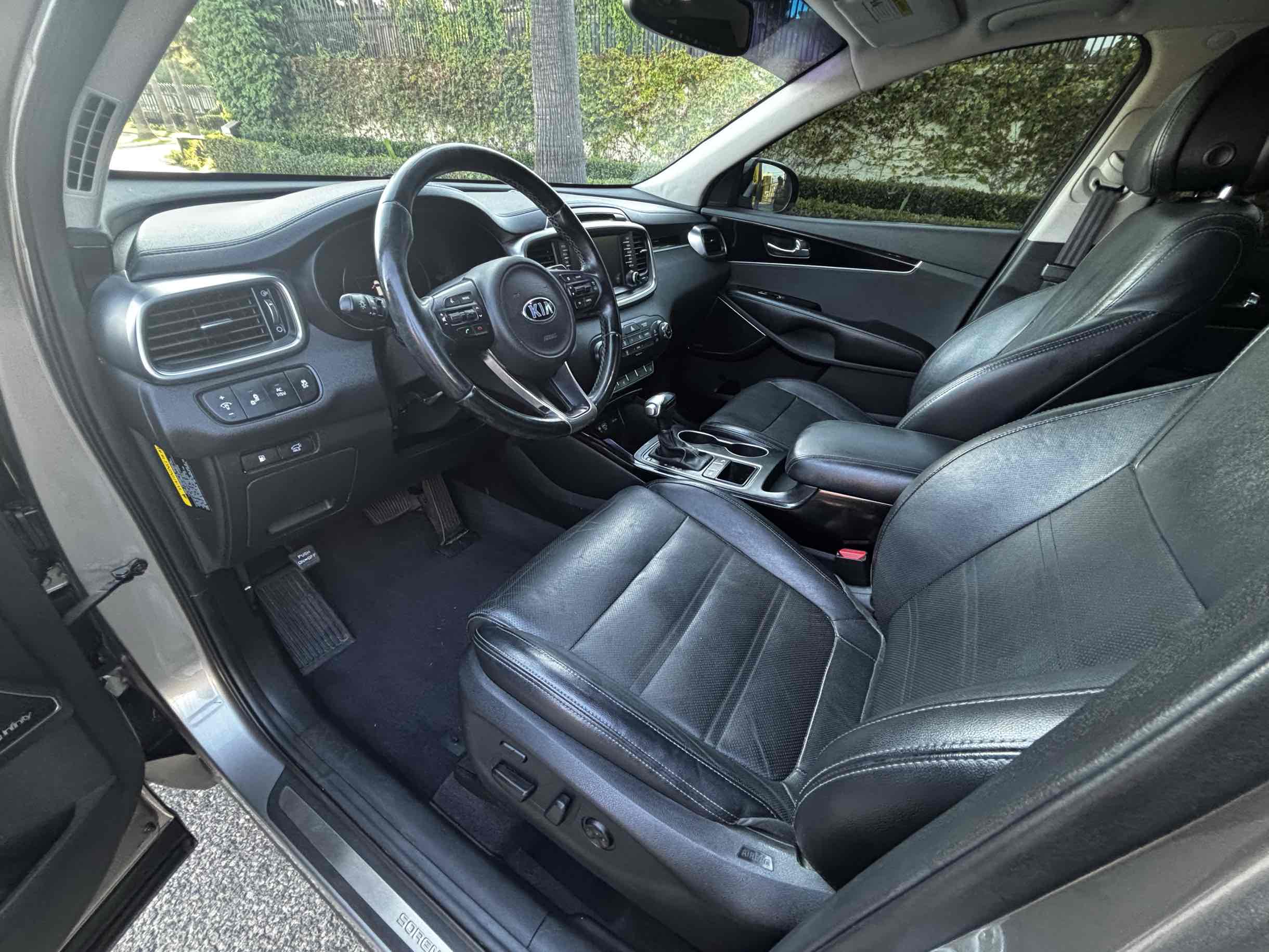 2016 Kia Sorento SX photo 5