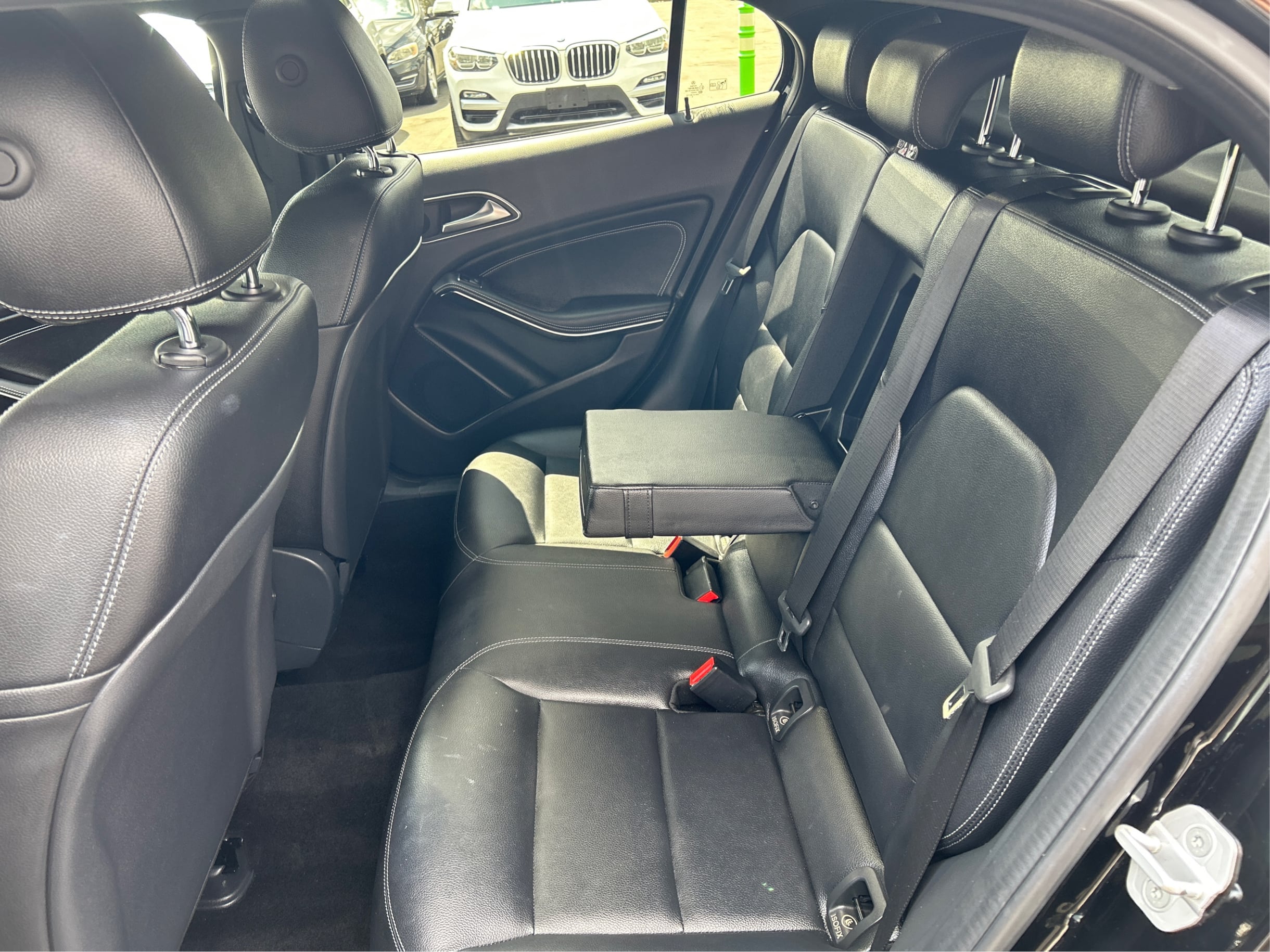 2016 Mercedes Benz GLA 250 photo 9