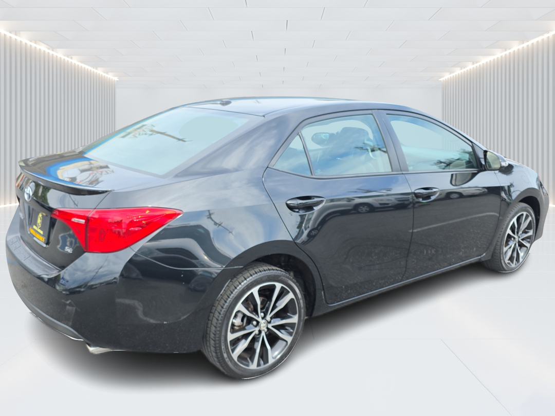 2017 Toyota Corolla SE photo 5