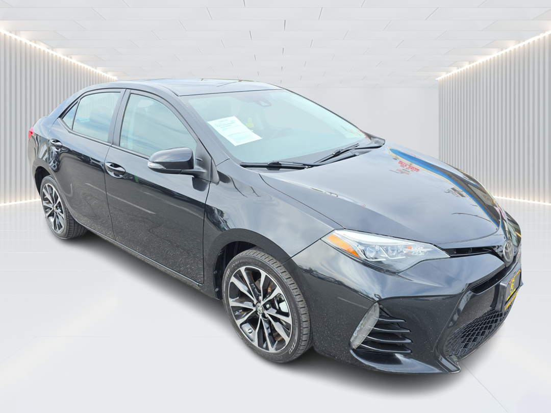 2017 Toyota Corolla SE photo 3