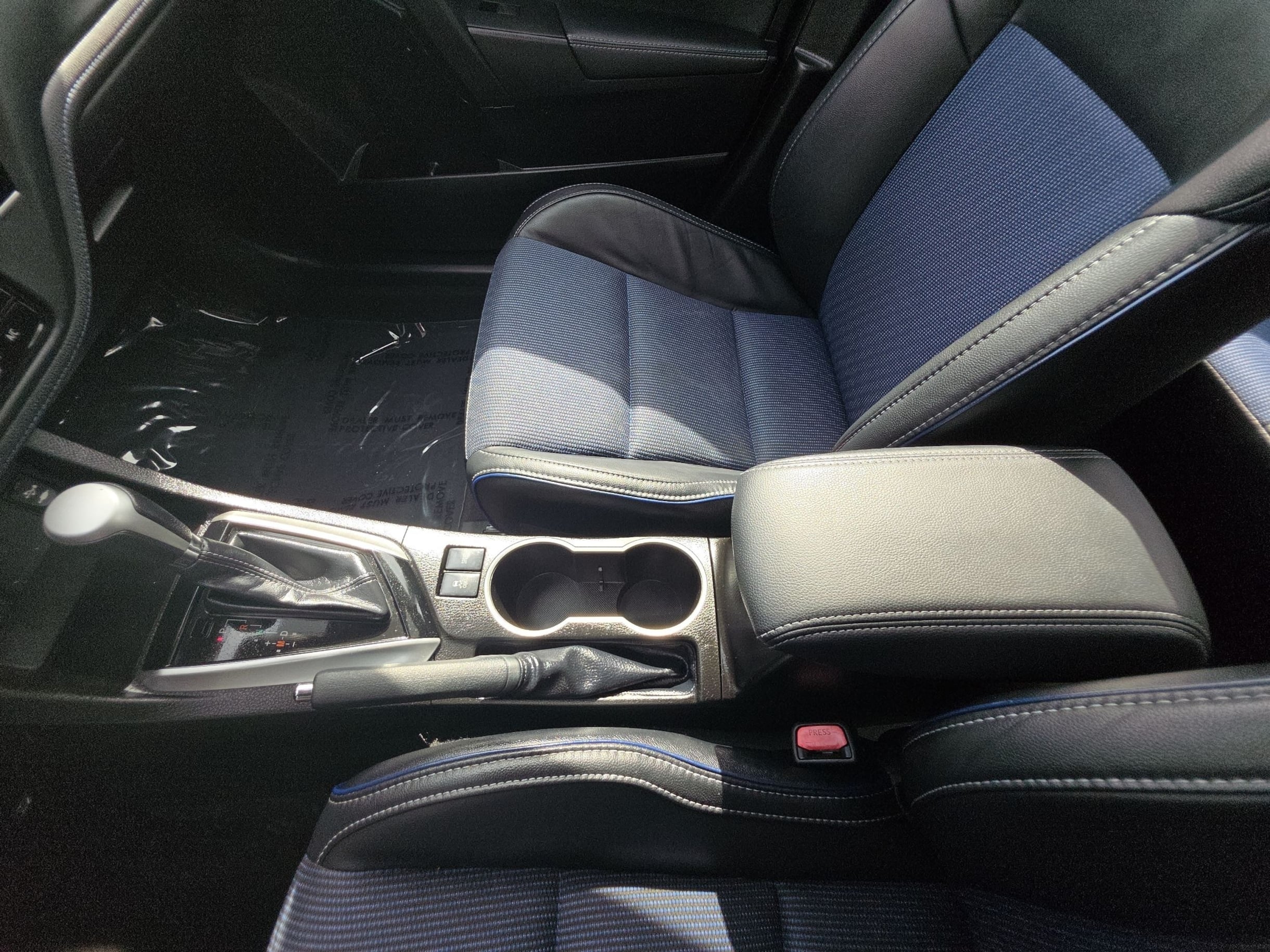 2017 Toyota Corolla SE photo 17