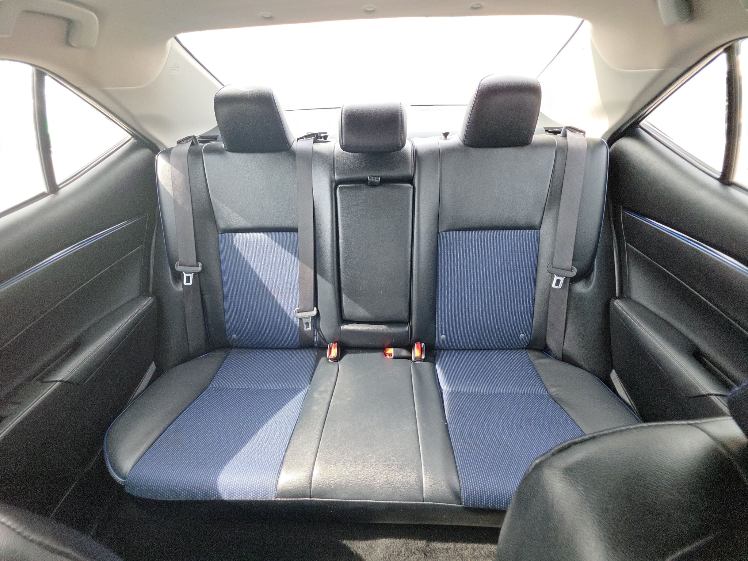 2017 Toyota Corolla SE photo 15