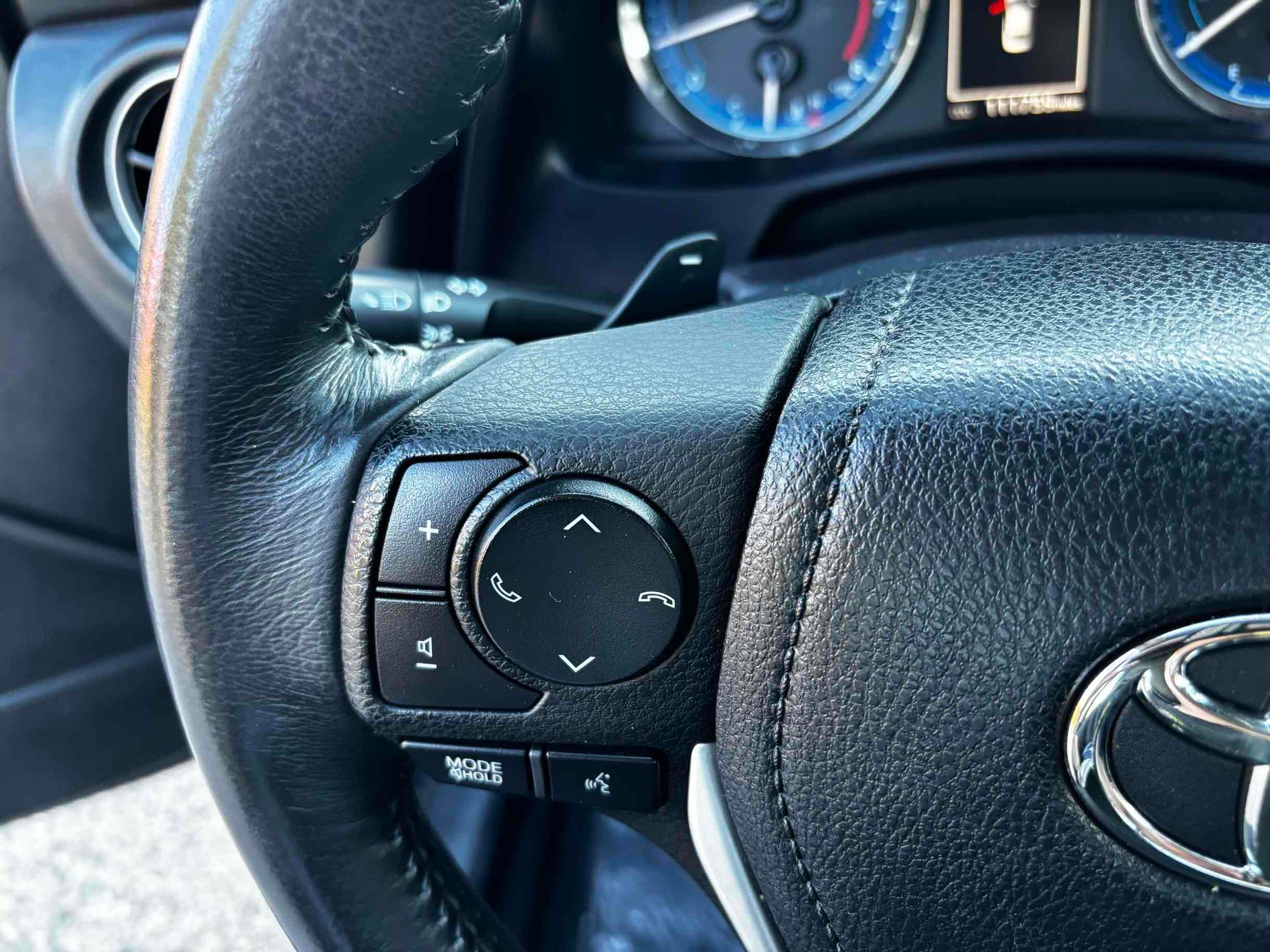2017 Toyota Corolla SE photo 26